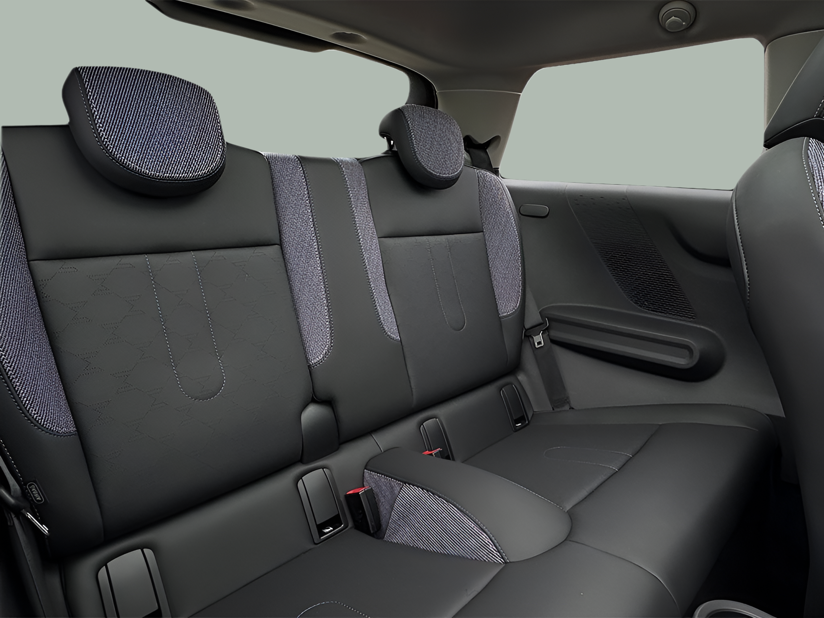 fotoG 8 del MINI MINI 3 Portas Cooper C 115 kW (156 CV) 156cv Gasolina de 2024 em Barcelos