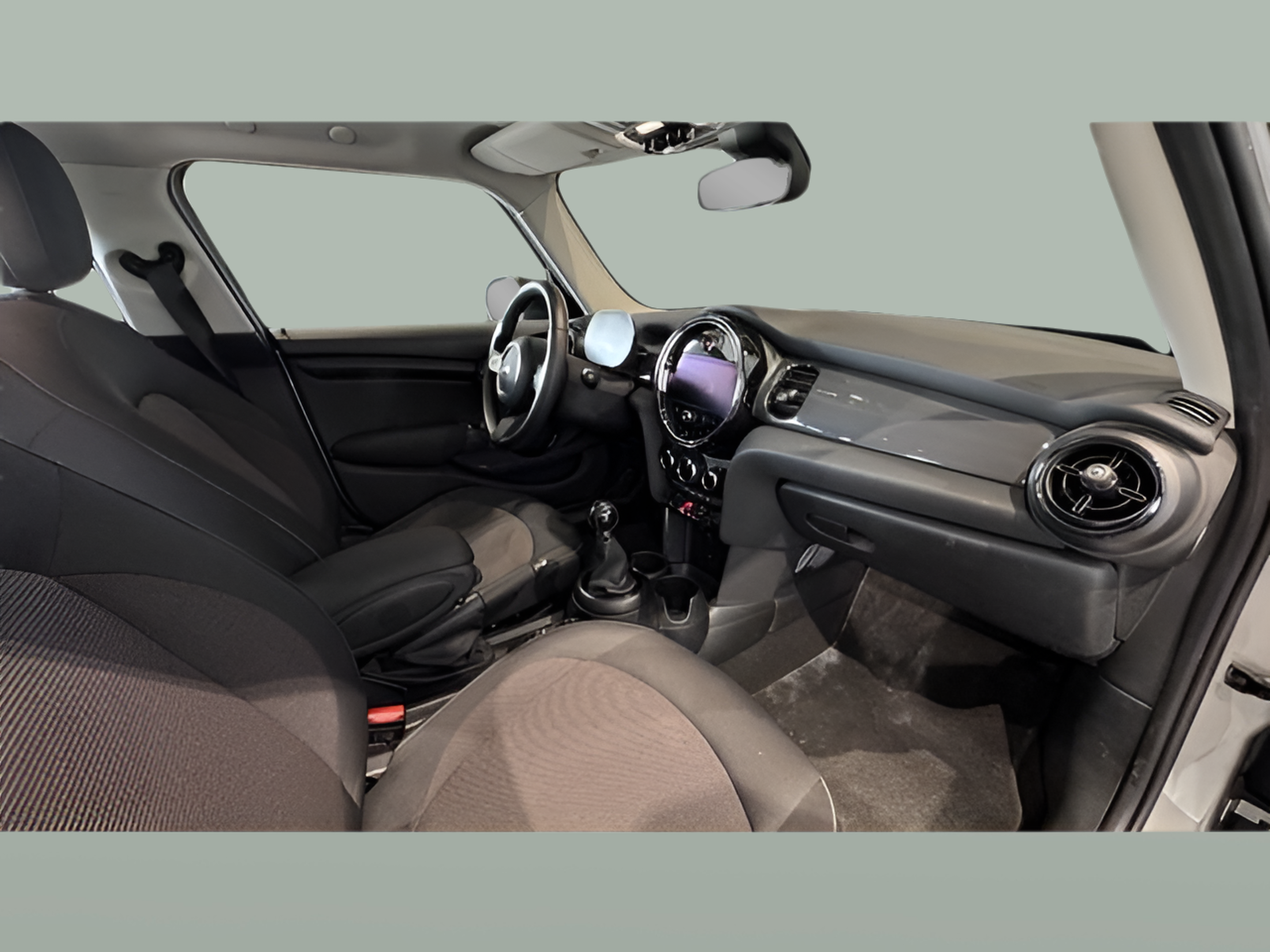 fotoG 7 del MINI MINI 5 Portas Cooper 100 kW (136 CV) 136cv Gasolina de 2023 em Barcelos