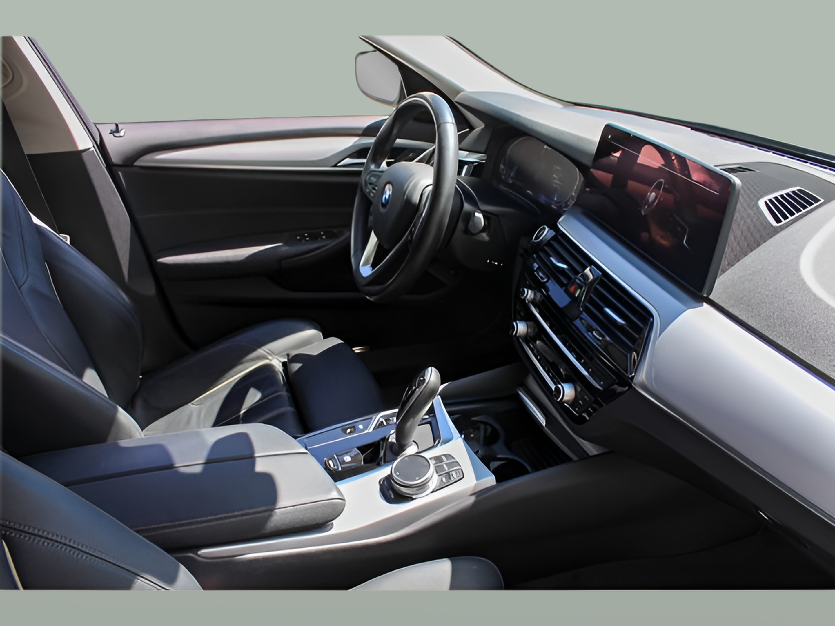 BMW Série 5 530e Touring color Negro. Año 2021. 215KW(292CV). Elétrico / Gasolina Híbrido. En concesionario BMcar Póvoa Varzim de Póvoa de Varzim