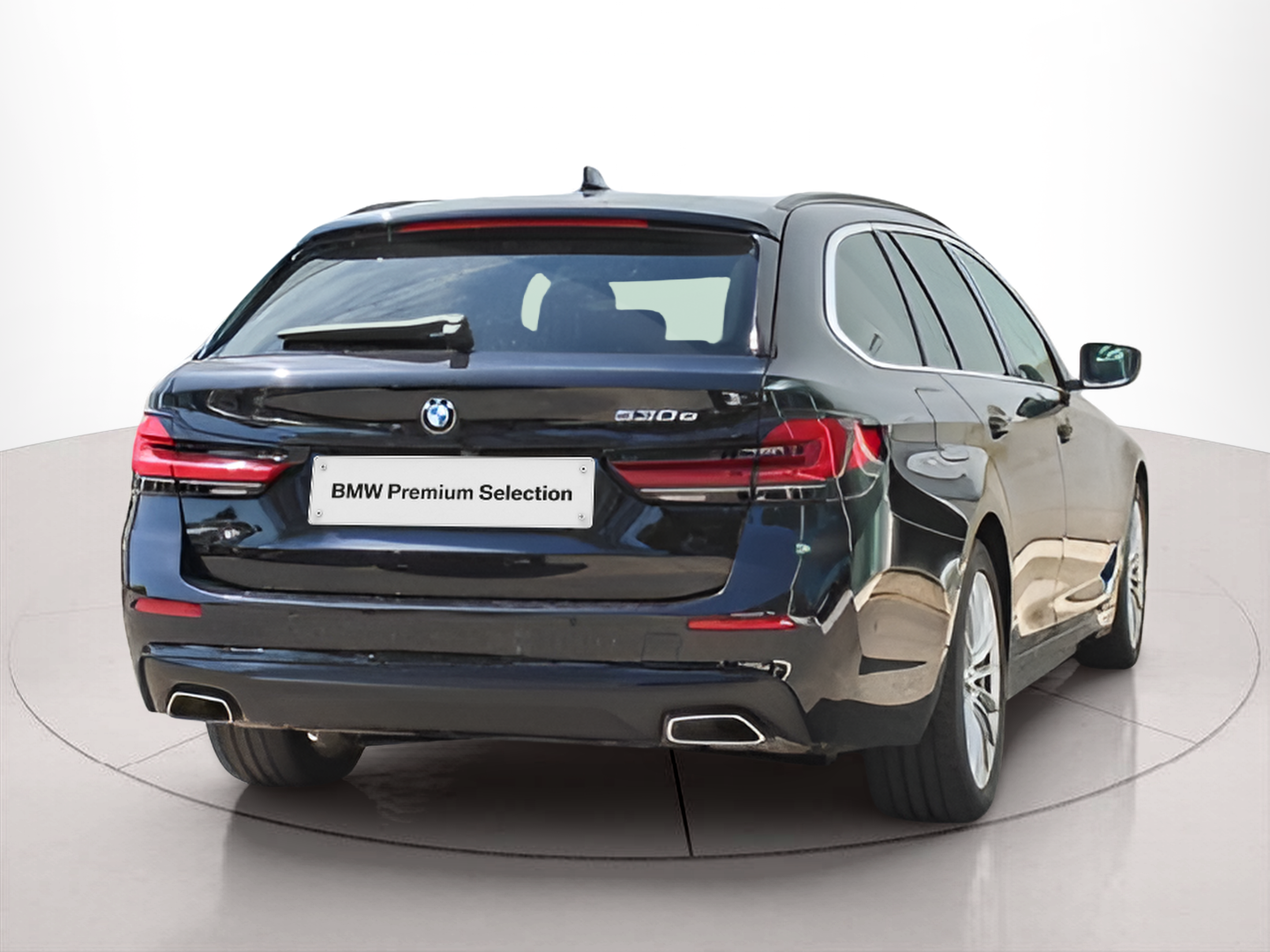 BMW Série 5 530e Touring color Negro. Año 2021. 215KW(292CV). Elétrico / Gasolina Híbrido. En concesionario BMcar Póvoa Varzim de Póvoa de Varzim