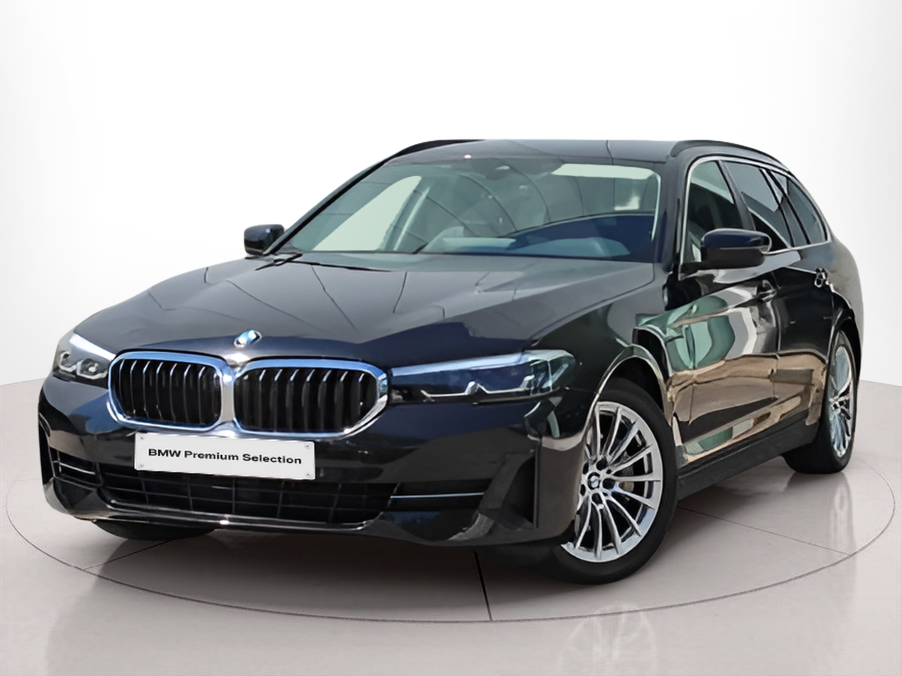Fotos de BMW Série 5 530e Touring color Negro. Año 2021. 215KW(292CV). Elétrico / Gasolina Híbrido. En concesionario BMcar Póvoa Varzim de Póvoa de Varzim
