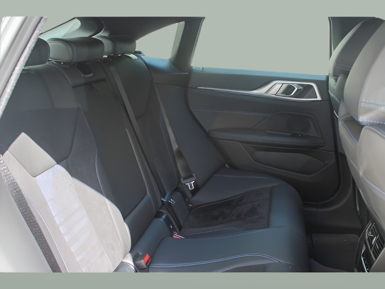 BMW i4 i4 eDrive40 color Gris. Año 2023. 250KW(340CV). Elétrico. En concesionario BMcar Póvoa Varzim de Póvoa de Varzim