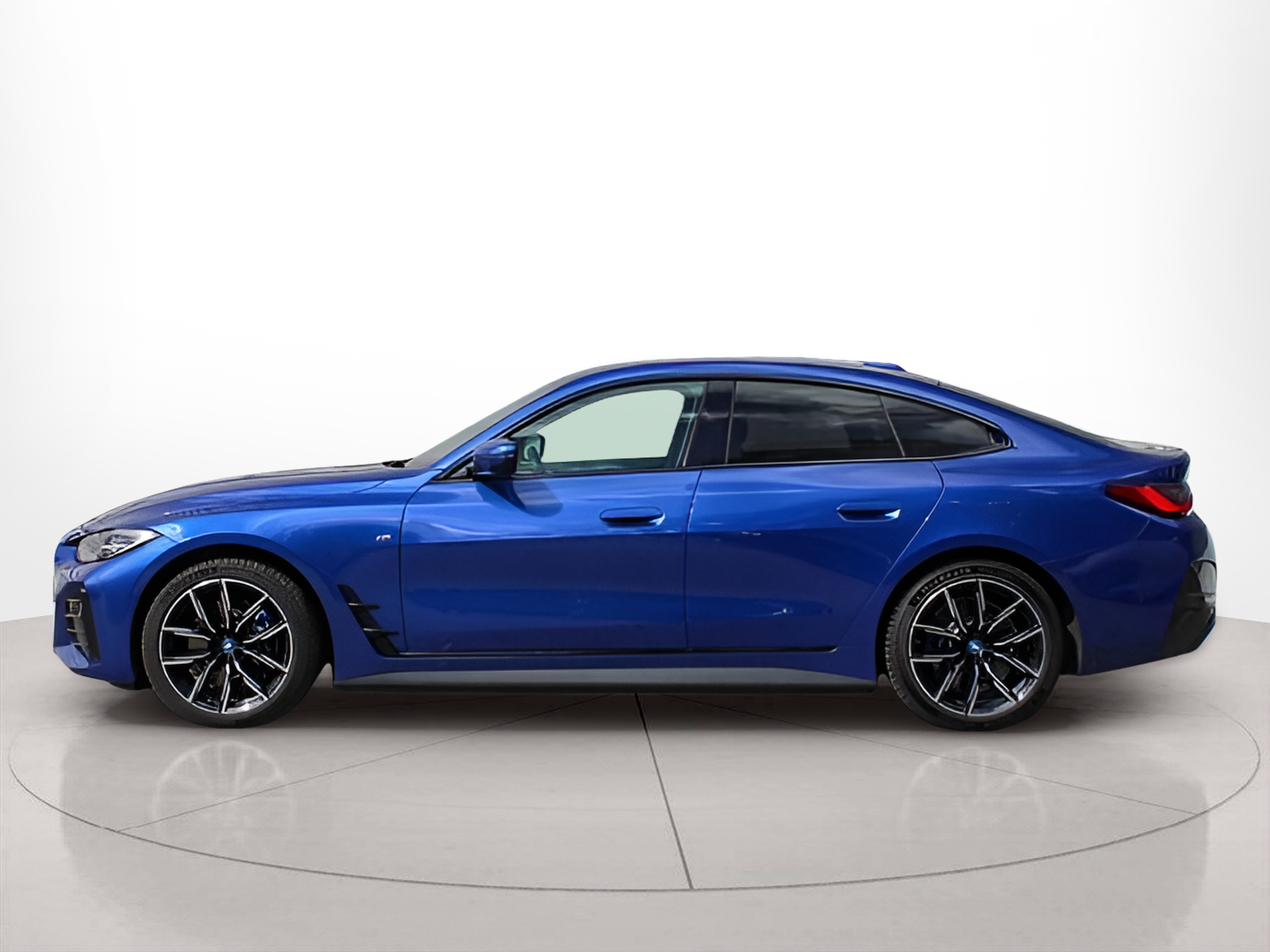 Fotos de BMW i4 i4 eDrive40 color Azul. Año 2022. 250KW(340CV). Elétrico. En concesionario BMcar Porto de Porto
