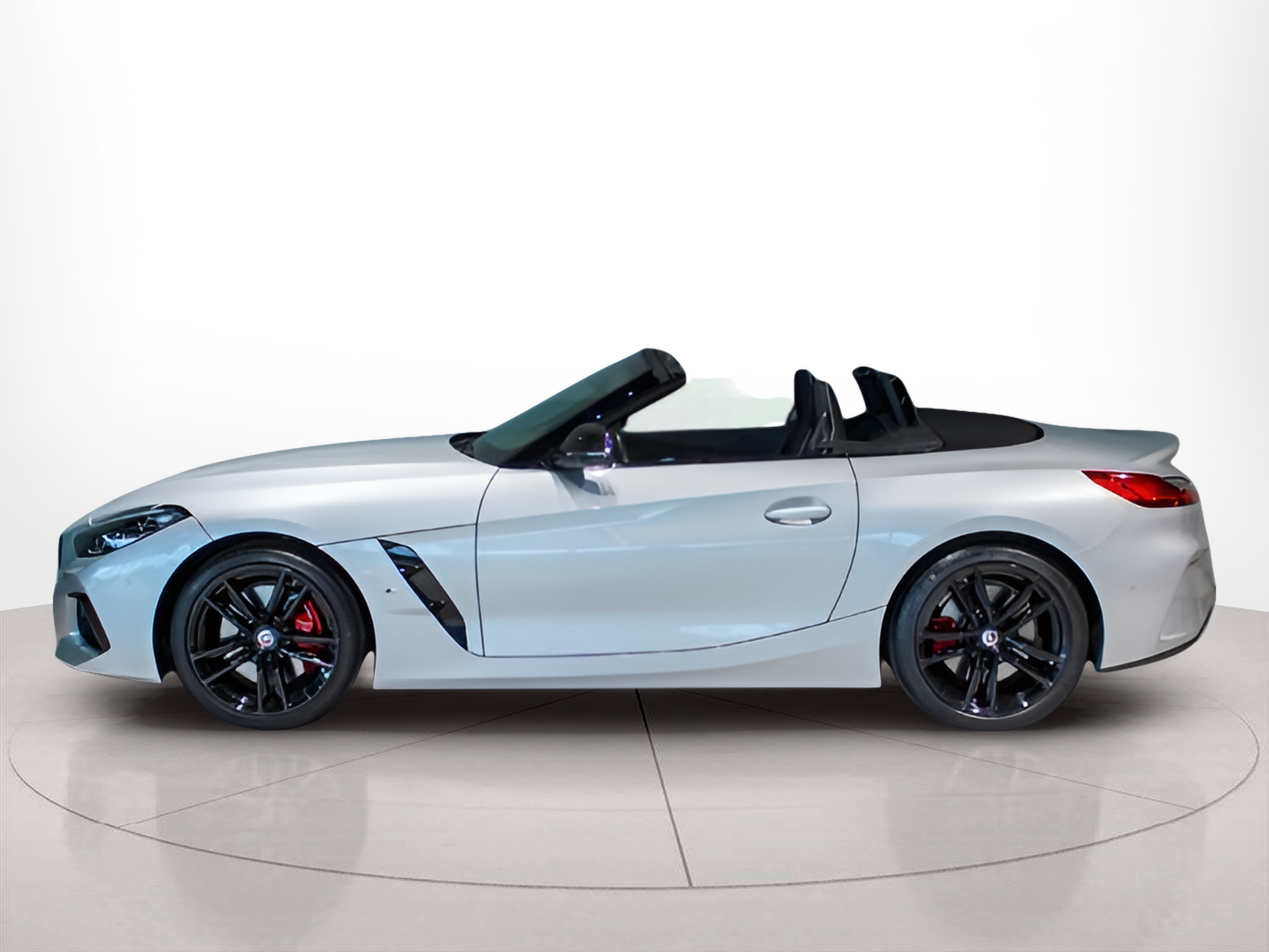 Fotos de BMW Z4 sDrive30i Cabrio color Gris Plata. Año 2022. 190KW(258CV). Gasolina. En concesionario BMcar Viana do Castelo de Viana do Castelo