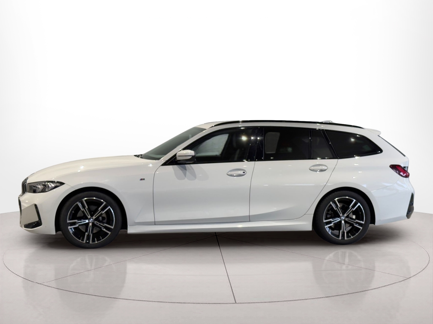 Fotos de BMW Série 3 320d Touring color Blanco. Año 2023. 140KW(190CV). Diesel. En concesionario BMcar Porto de Porto