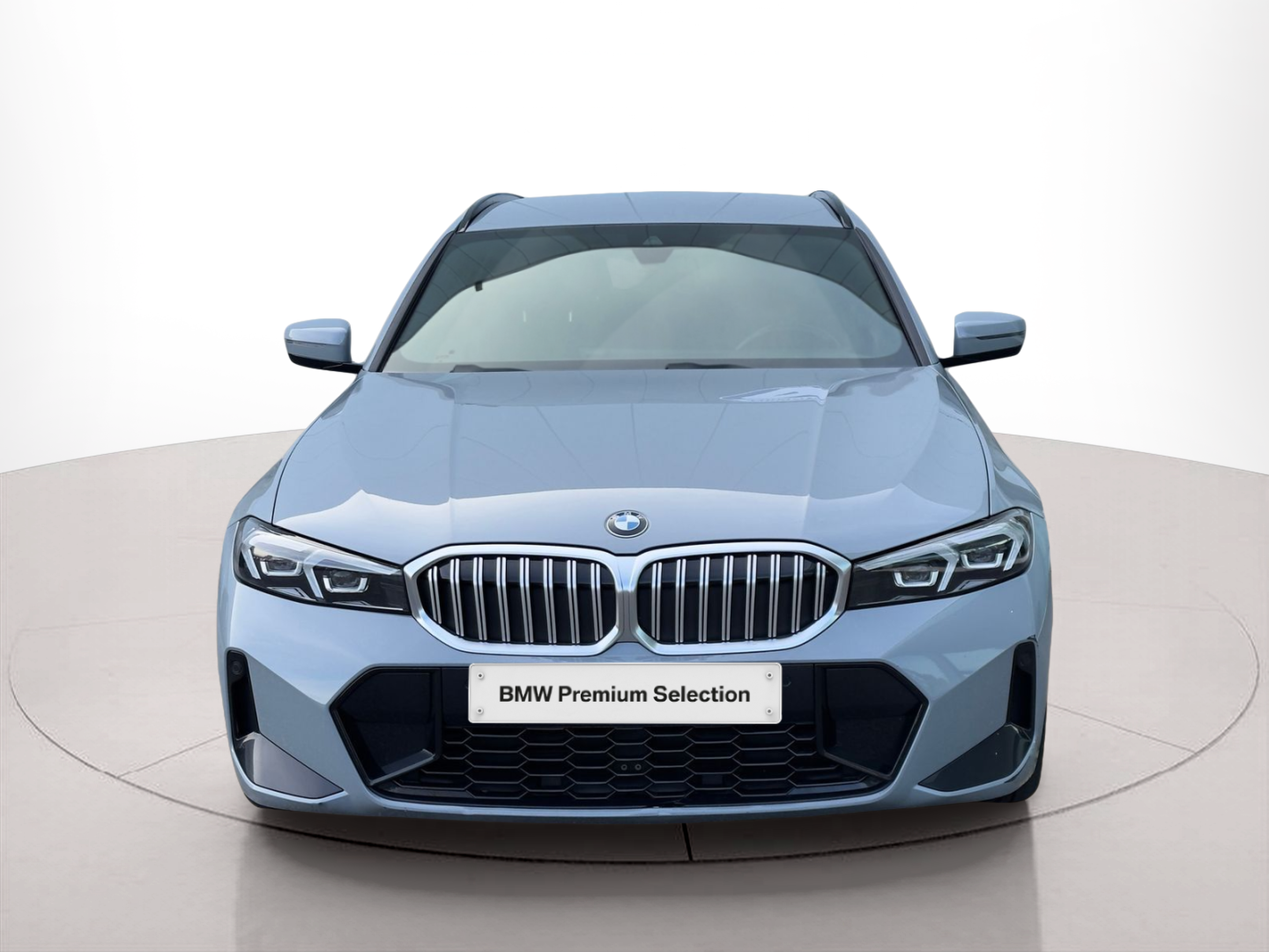 Fotos de BMW Série 3 320d Touring color Gris. Año 2023. 140KW(190CV). Diesel. En concesionario BMcar Porto de Porto