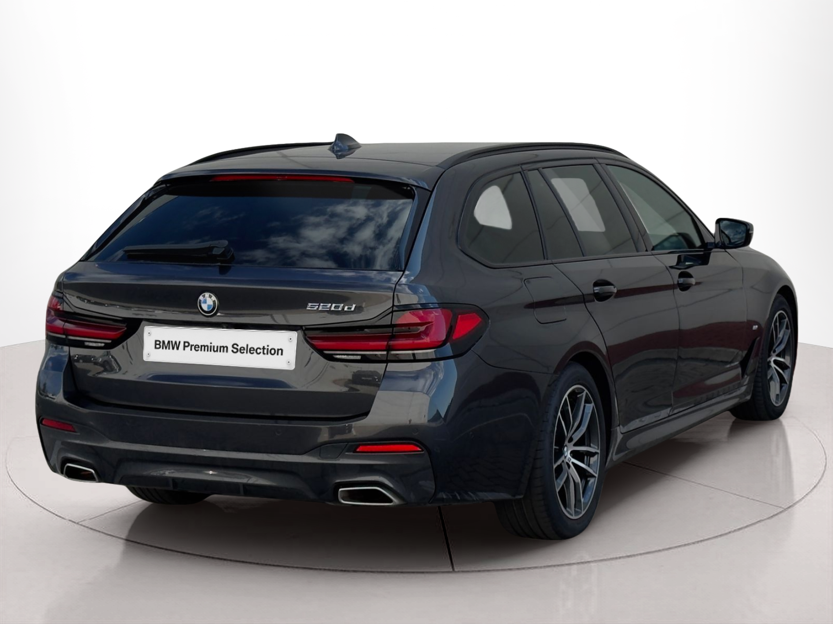 BMW Série 5 520d Touring color Gris. Año 2023. 140KW(190CV). Diesel. En concesionario BMcar Póvoa Varzim de Póvoa de Varzim
