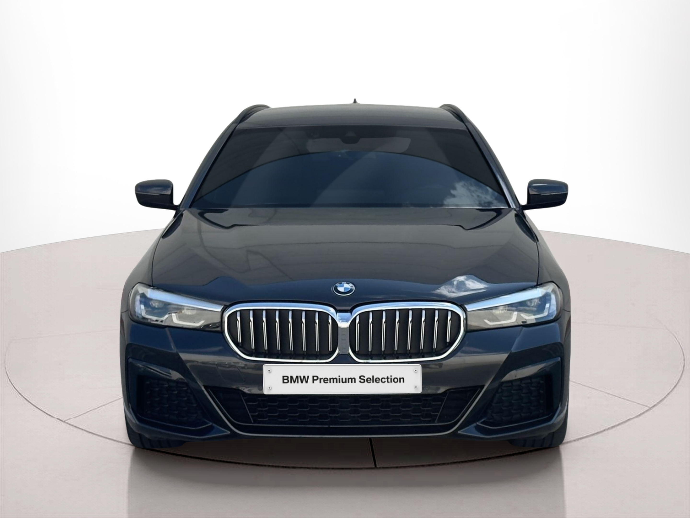 Fotos de BMW Série 5 520d Touring color Gris. Año 2023. 140KW(190CV). Diesel. En concesionario BMcar Póvoa Varzim de Póvoa de Varzim
