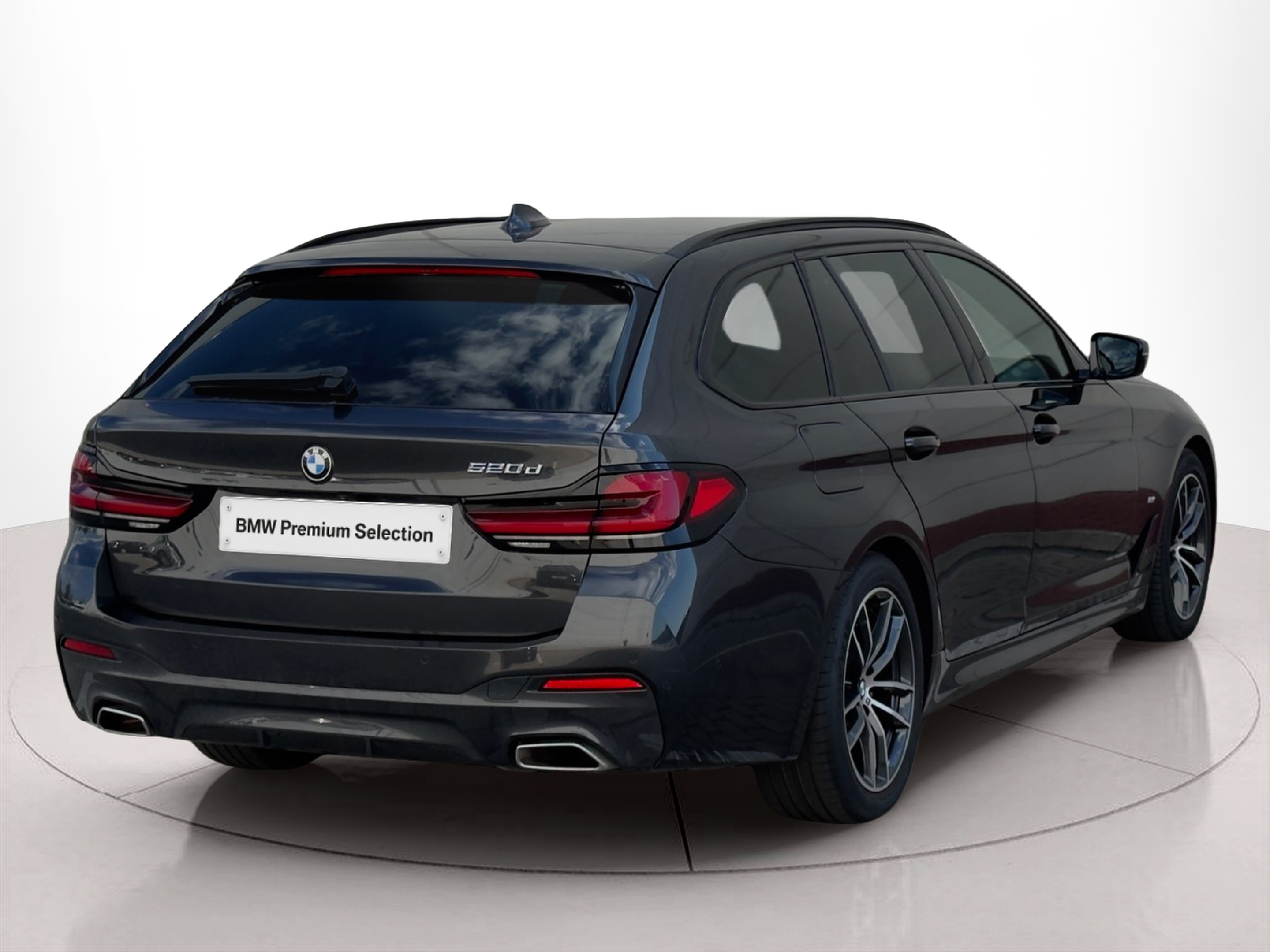 BMW Série 5 520d Touring color Gris. Año 2023. 140KW(190CV). Diesel. En concesionario BMcar Braga de Braga