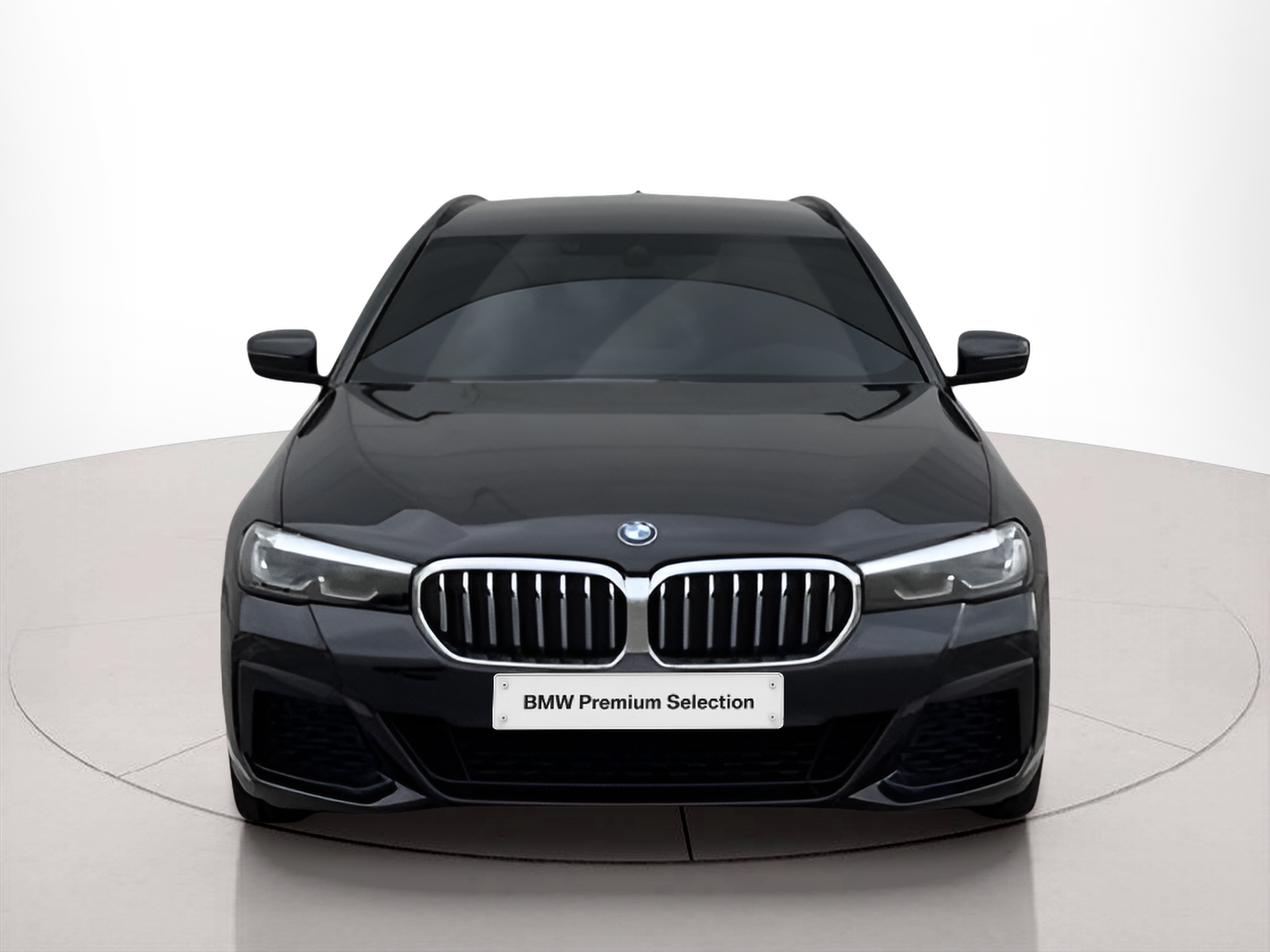 Fotos de BMW Série 5 520d Touring color Negro. Año 2023. 140KW(190CV). Diesel. En concesionario BMcar Guimarães de Guimarães