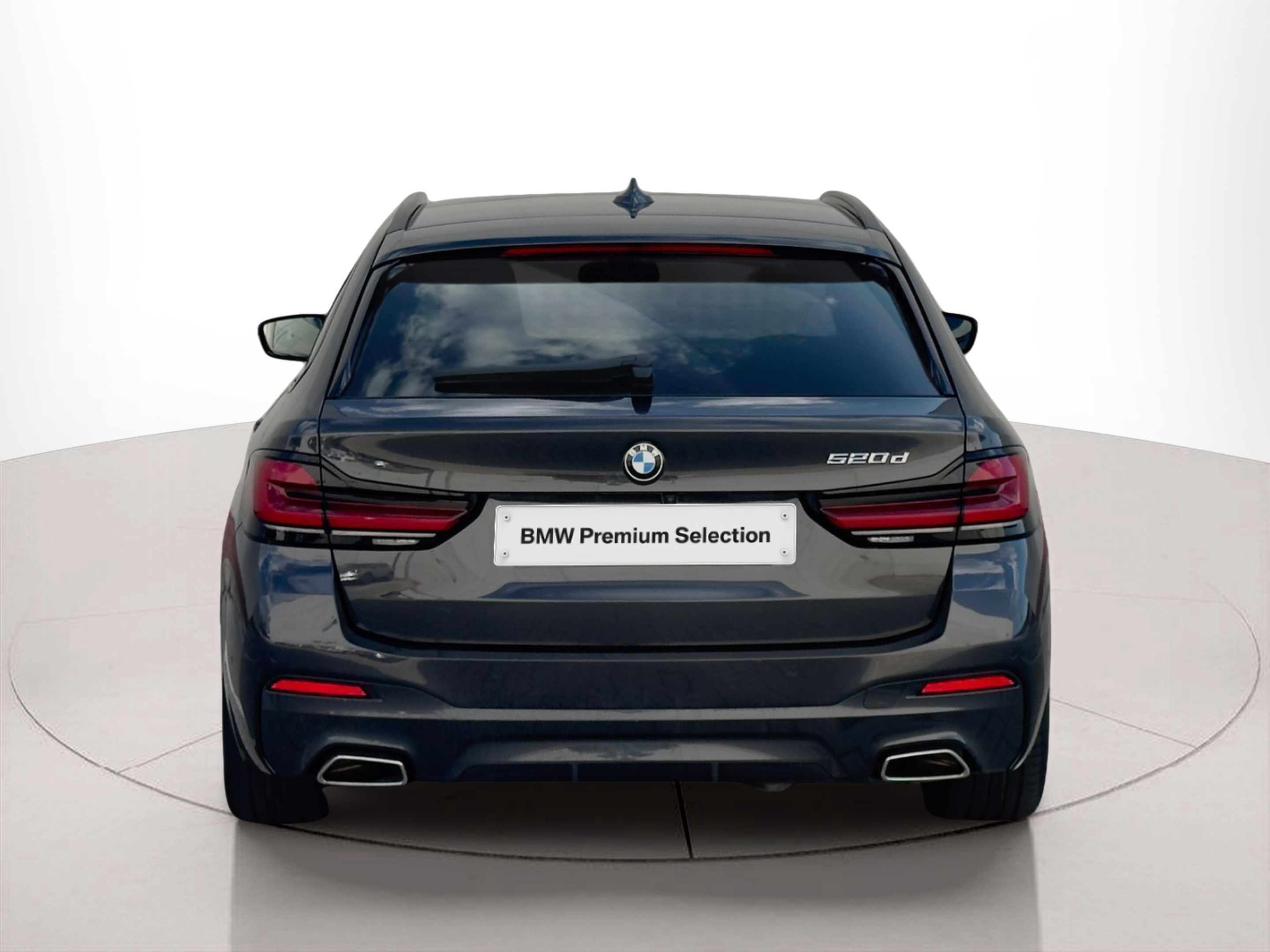 BMW Série 5 520d Touring color Gris. Año 2023. 140KW(190CV). Diesel. En concesionario BMcar Guimarães de Guimarães