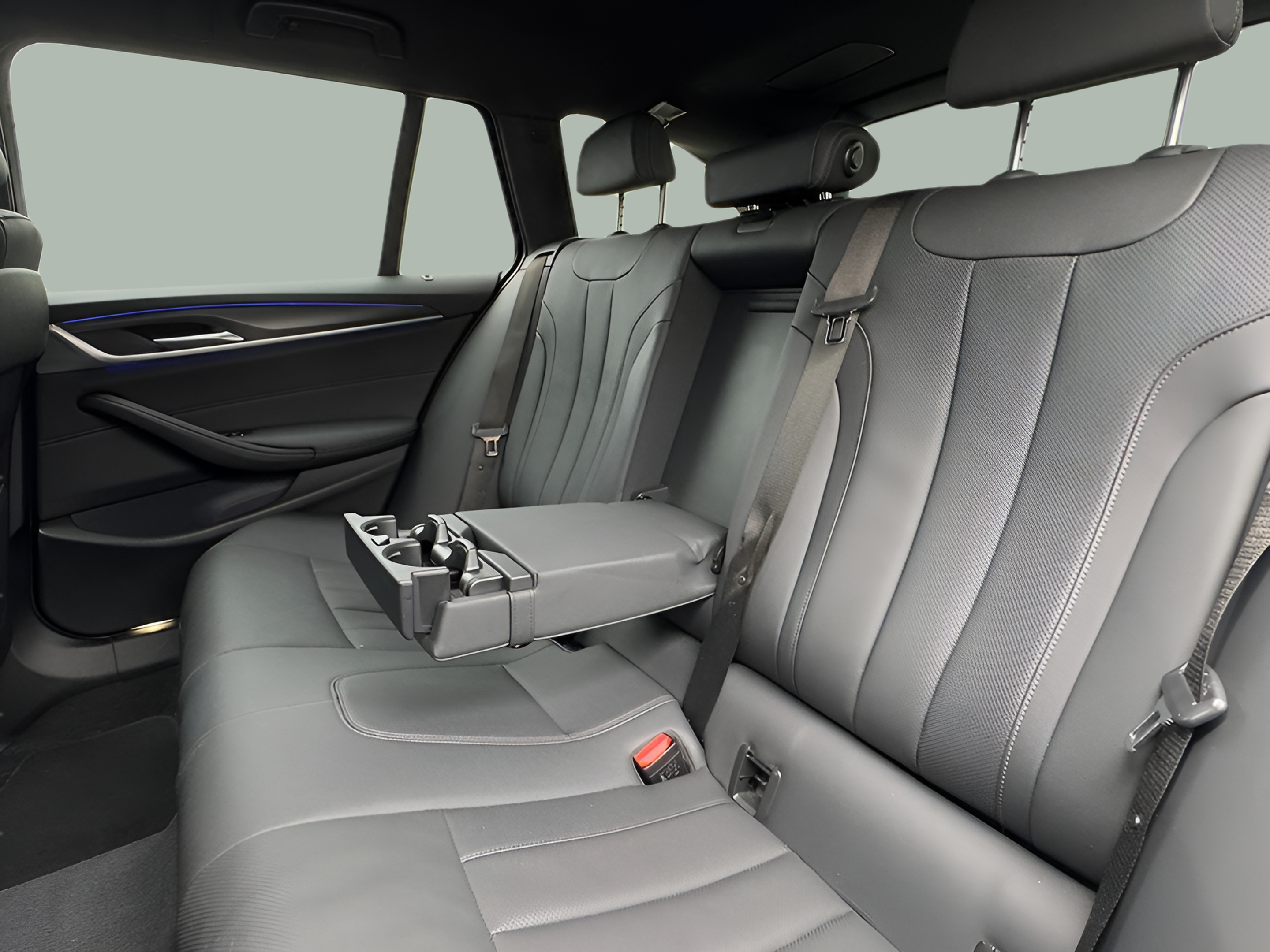 BMW Série 5 520d Touring color Gris. Año 2023. 140KW(190CV). Diesel. En concesionario BMcar Guimarães de Guimarães