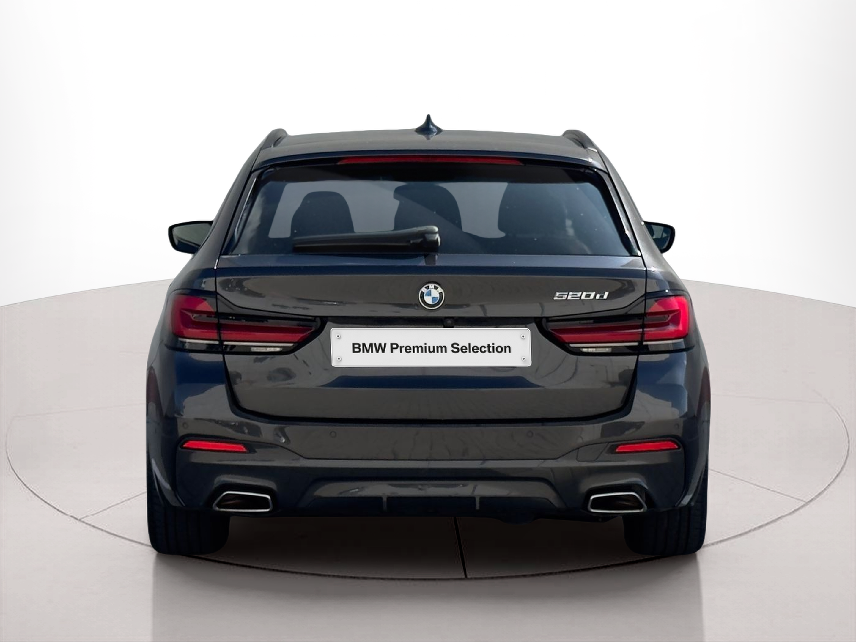 BMW Série 5 520d Touring color Negro. Año 2023. 140KW(190CV). Diesel. En concesionario BMcar Famalicão de Abrantes