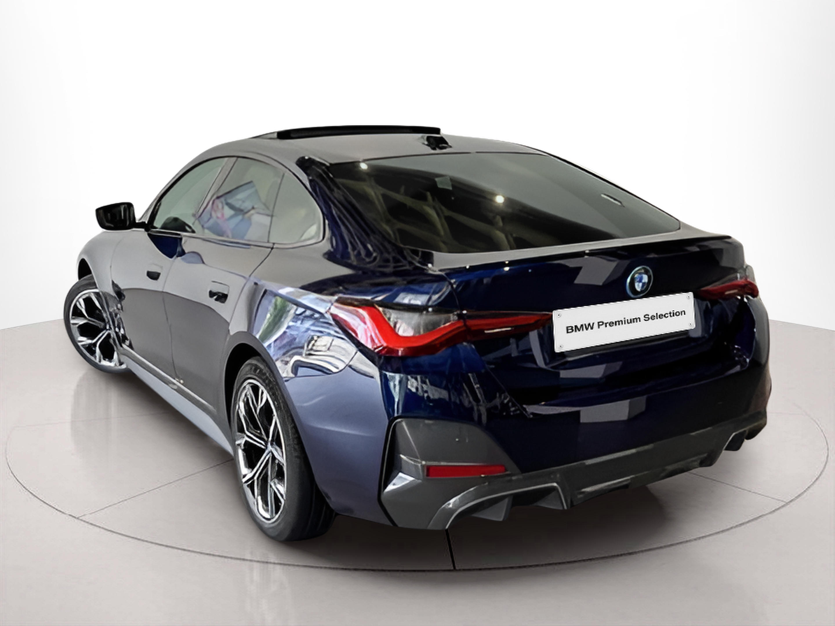 BMW i4 i4 eDrive40 color Azul. Año 2022. 250KW(340CV). Elétrico. En concesionario BMcar Famalicão de Abrantes