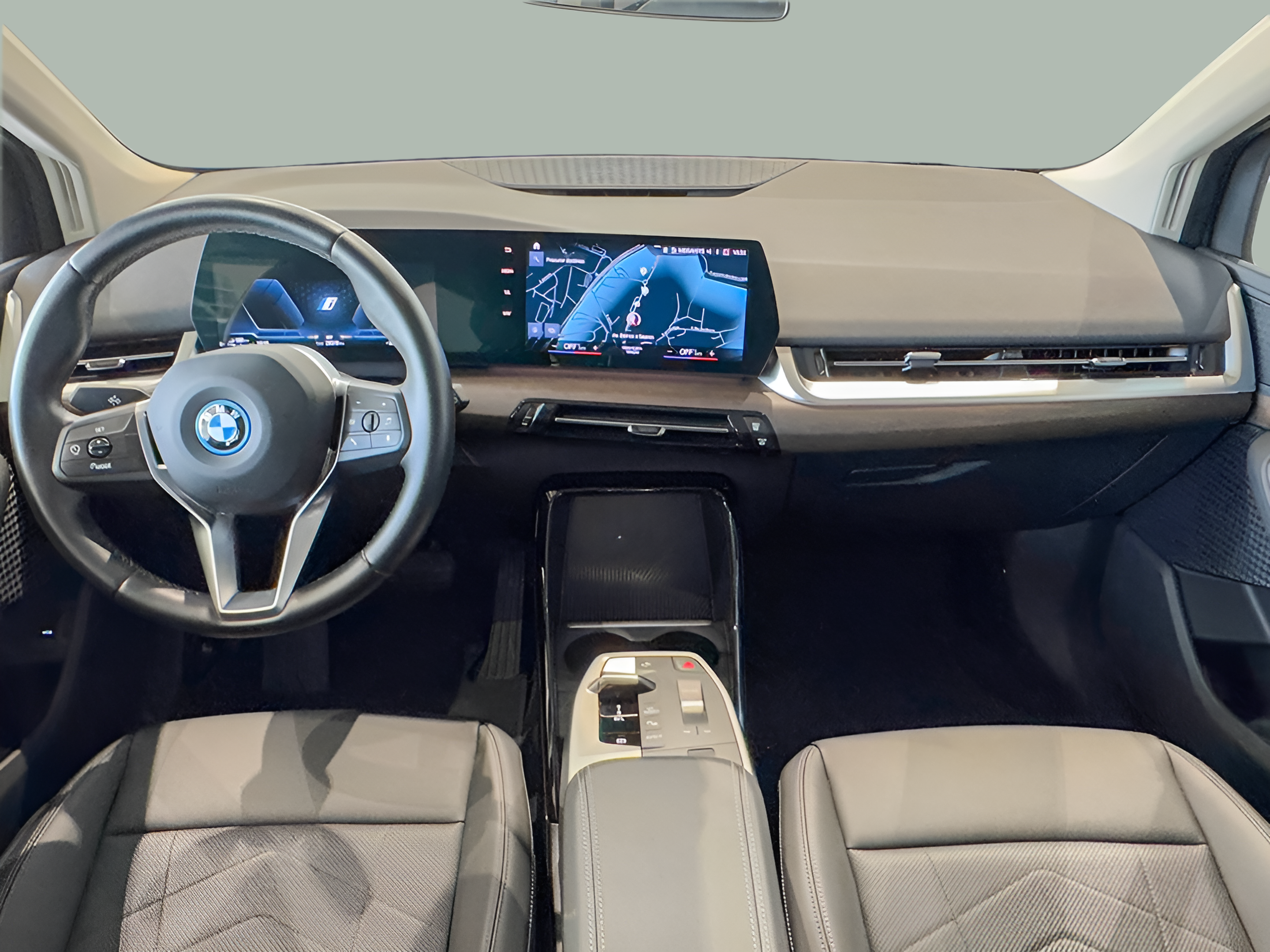 BMW Série 2 225xe Active Tourer color Azul. Año 2023. 180KW(245CV). Elétrico / Gasolina Híbrido. En concesionario BMcar Braga de Braga