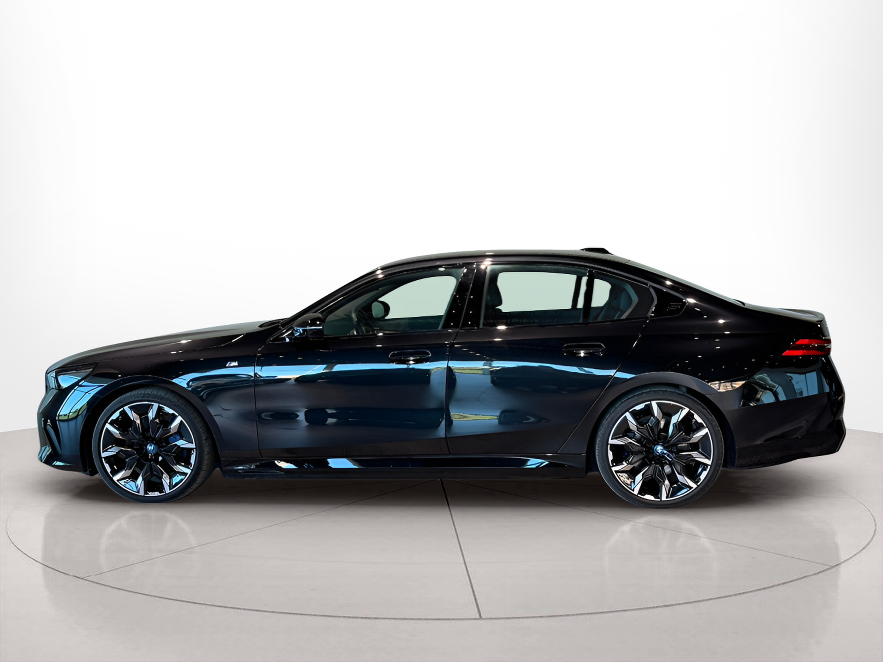 Fotos de BMW i5 eDrive40 color Negro. Año 2023. 250KW(340CV). Elétrico. En concesionario BMcar Braga de Braga