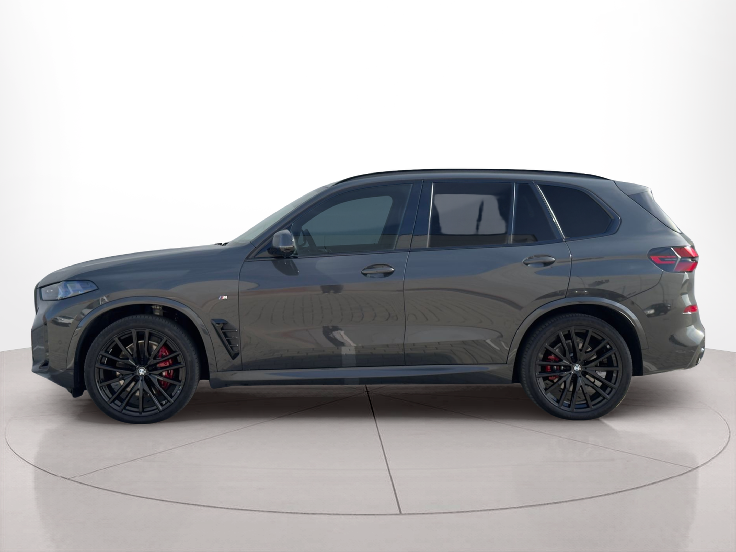BMW X5 xDrive30d color Gris. Año 2024. 219KW(298CV). Diesel. En concesionario BMcar Famalicão de Abrantes