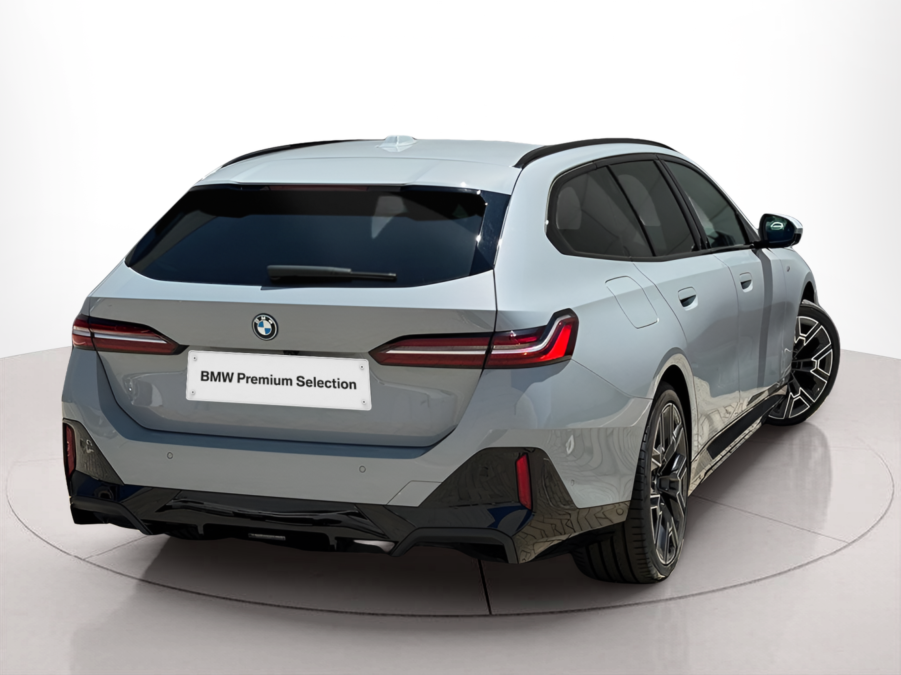 BMW i5 eDrive40 color Gris. Año 2024. 250KW(340CV). Elétrico. En concesionario BMcar Famalicão de Abrantes