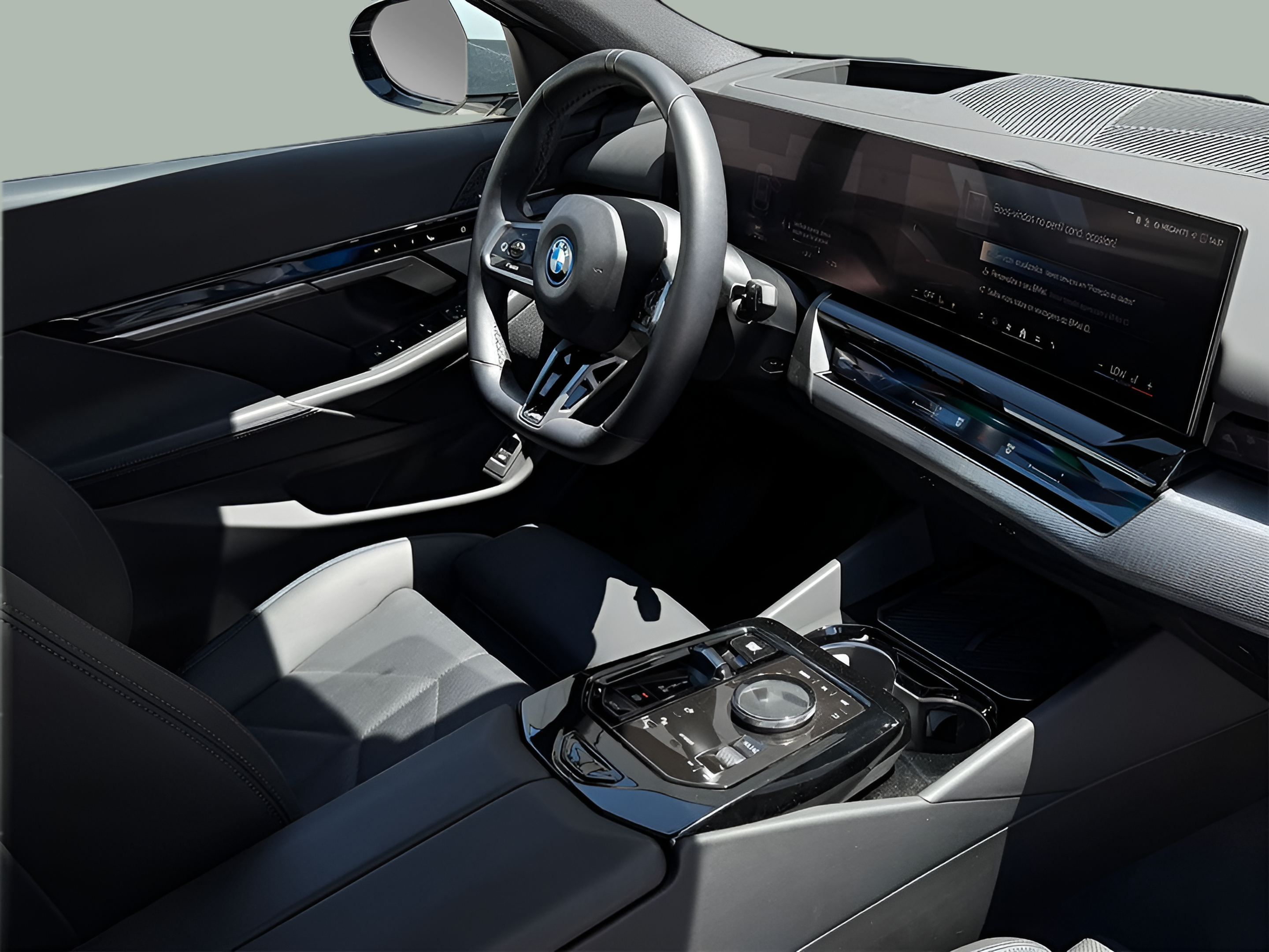 BMW i5 eDrive40 color Gris. Año 2024. 250KW(340CV). Elétrico. En concesionario BMcar Famalicão de Abrantes