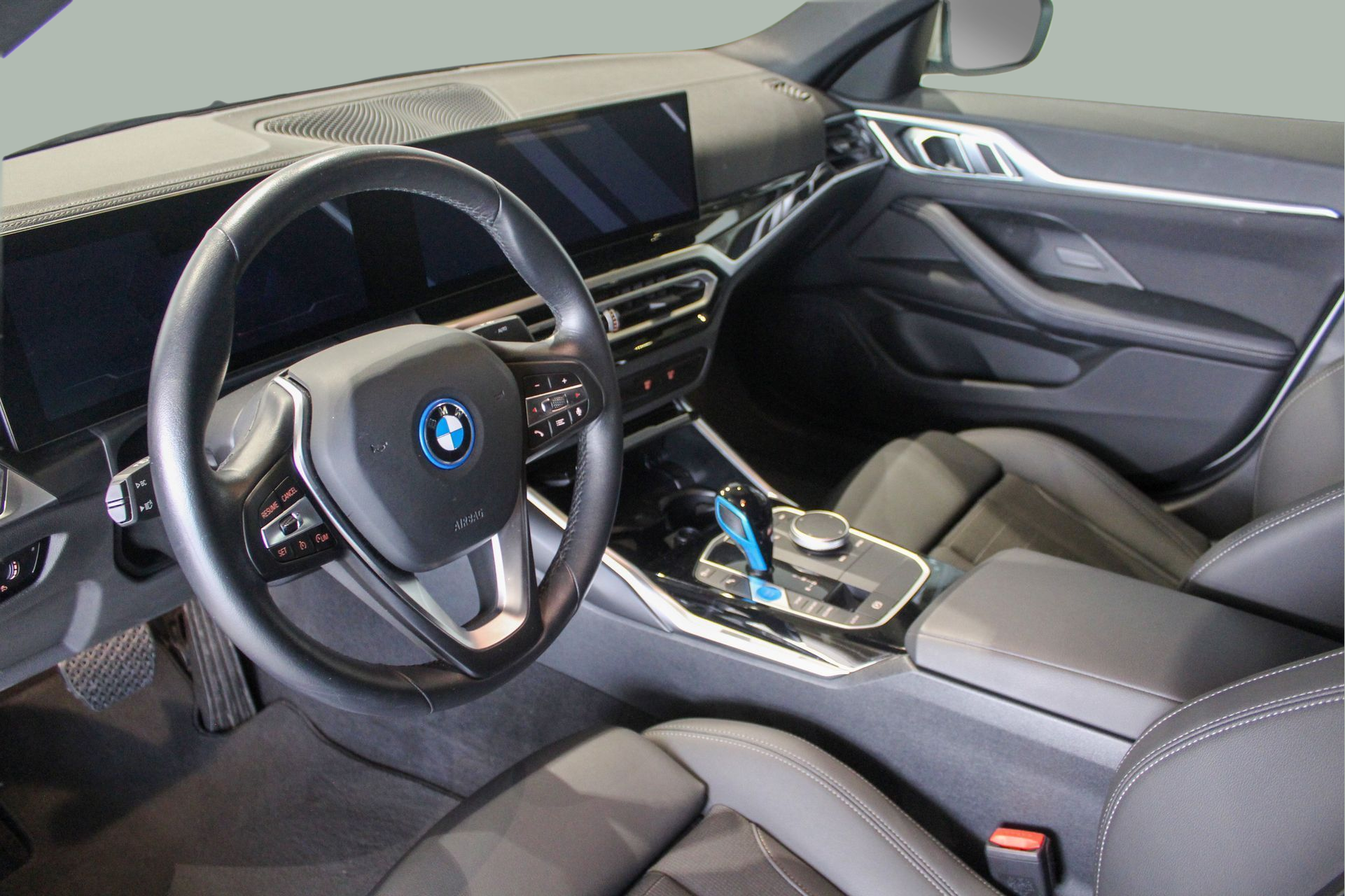 BMW i4 i4 eDrive40 color Blanco. Año 2023. 250KW(340CV). Elétrico. En concesionario BMcar Porto de Porto