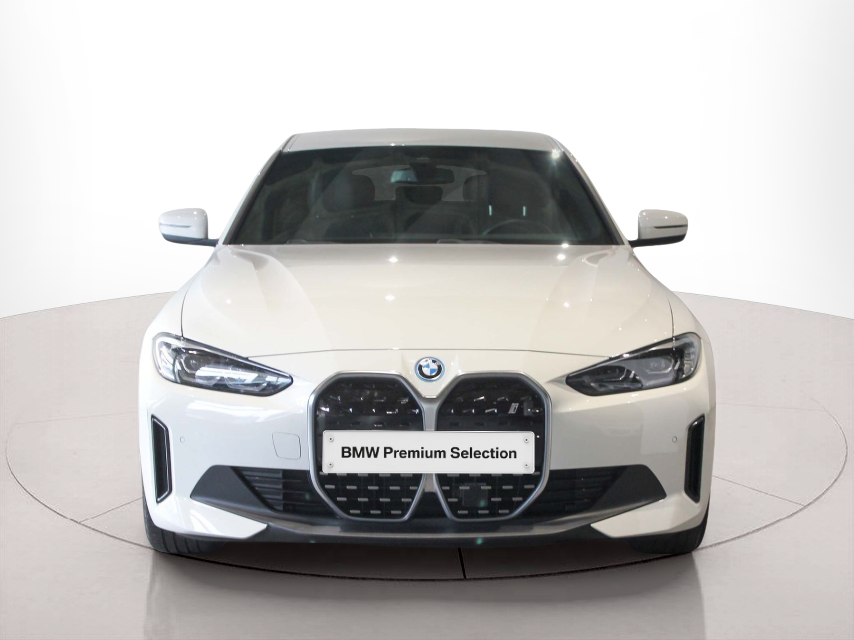 Fotos de BMW i4 i4 eDrive40 color Blanco. Año 2023. 250KW(340CV). Elétrico. En concesionario BMcar Porto de Porto