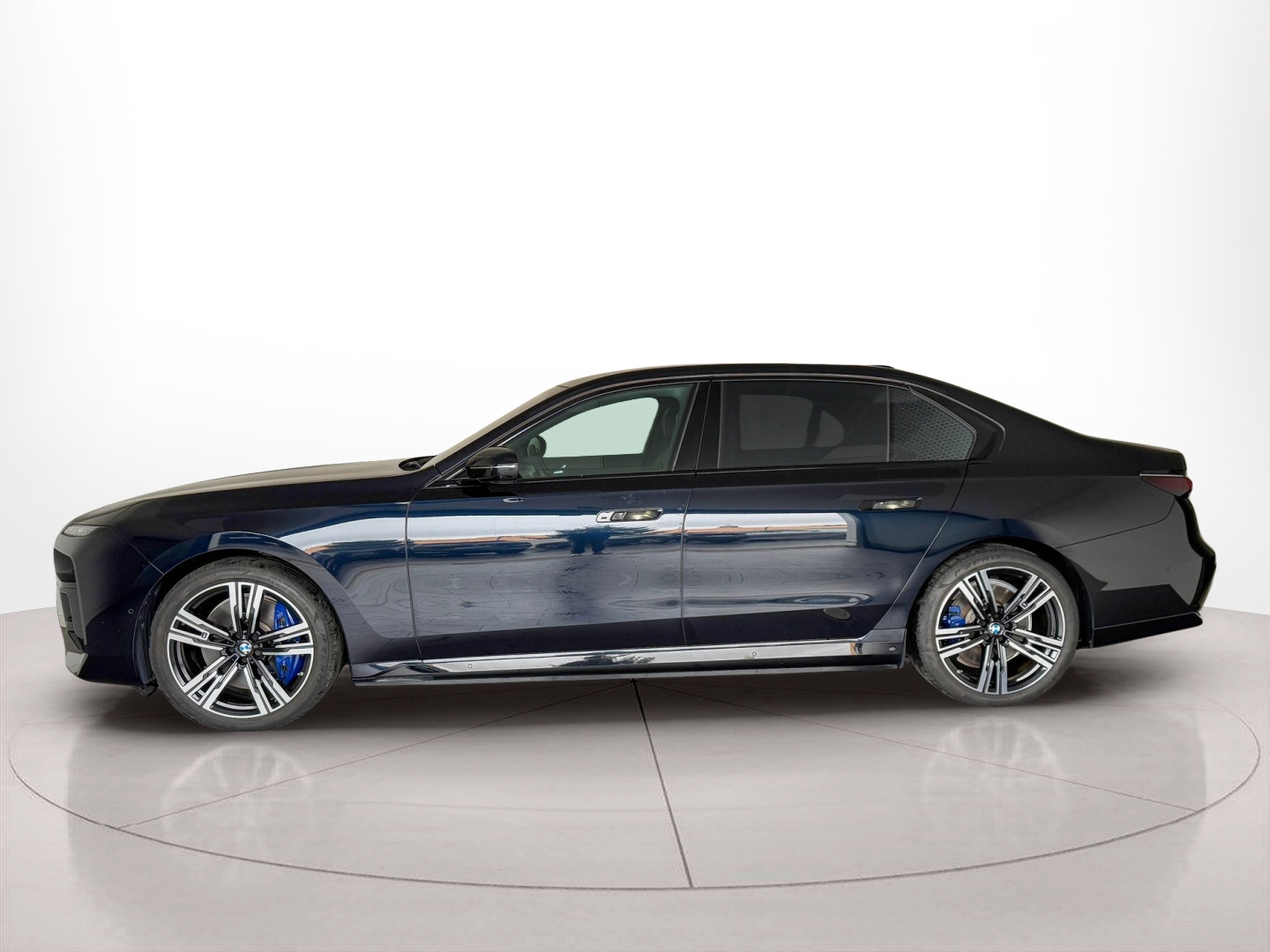 Fotos de BMW I7 xDrive60 color Negro. Año 2022. 400KW(544CV). Elétrico. En concesionario BMcar Viana do Castelo de Viana do Castelo