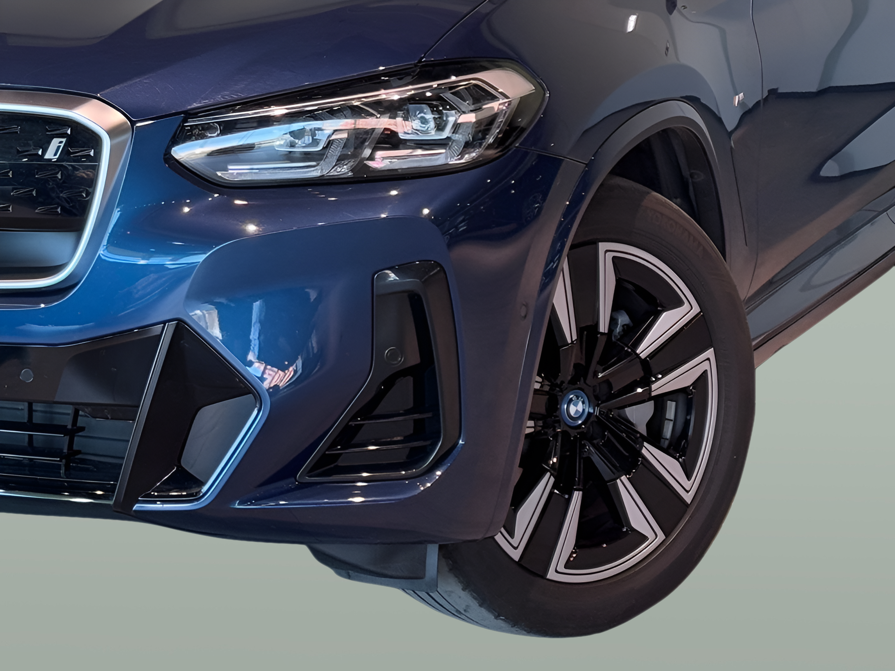 BMW iX3 iX3 80 kWh color Azul. Año 2022. 210KW(286CV). Elétrico. En concesionario BMcar Braga de Braga
