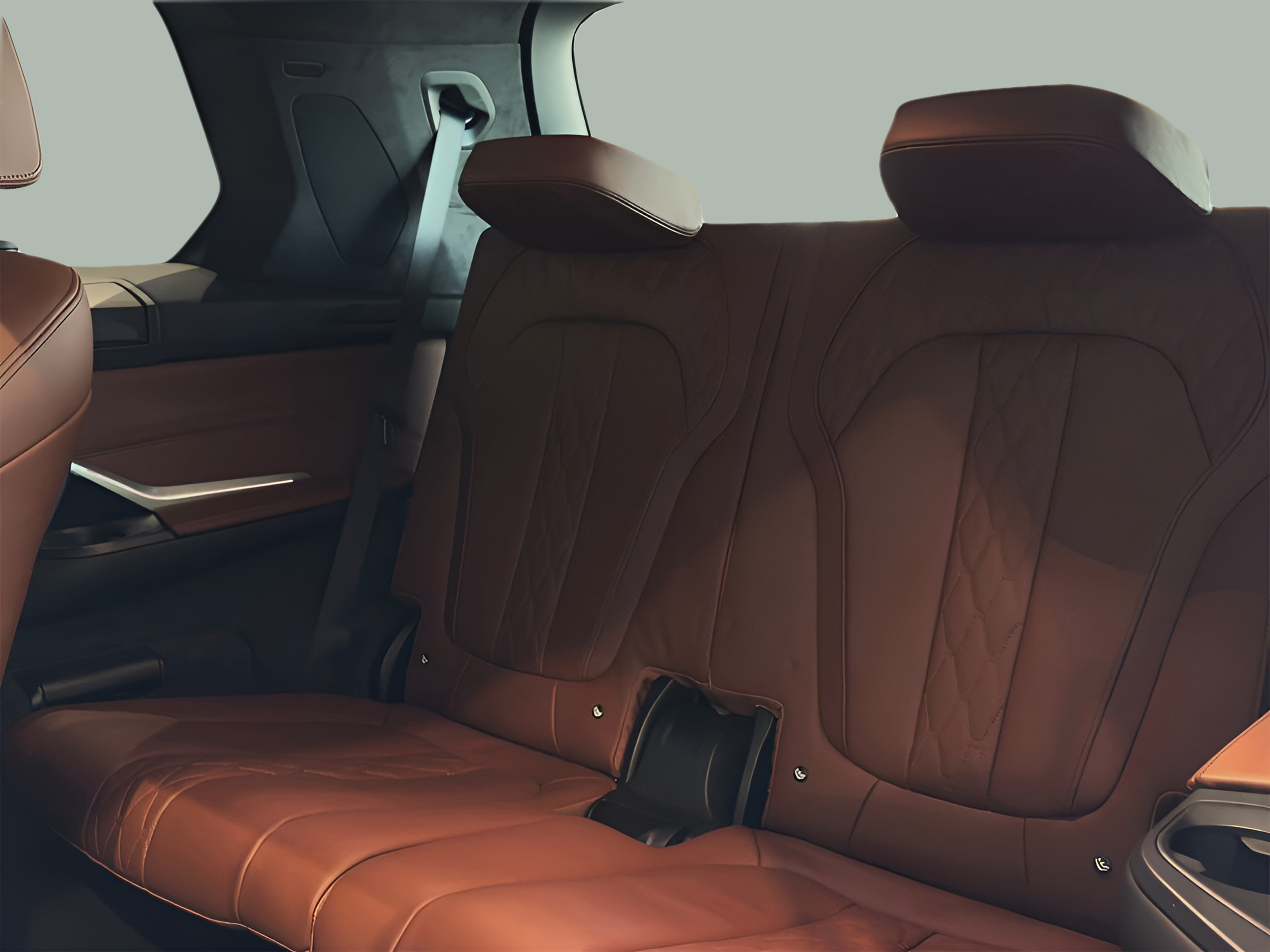 BMW X7 M60i color Gris. Año 2023. 390KW(530CV). Gasolina. En concesionario BMcar Porto de Porto