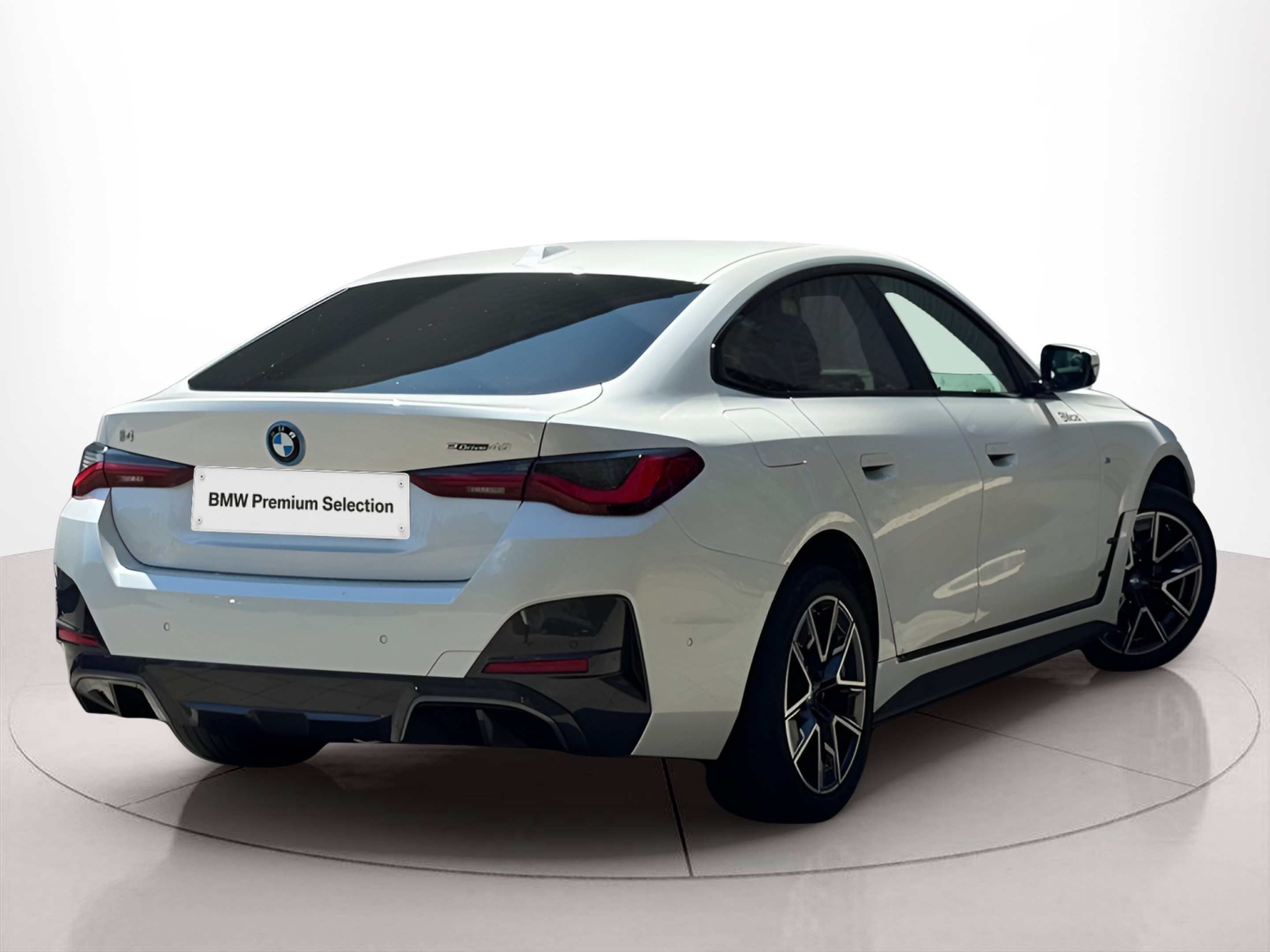 BMW i4 i4 eDrive40 color Blanco. Año 2024. 250KW(340CV). Elétrico. En concesionario BMcar Barcelos de Barcelos