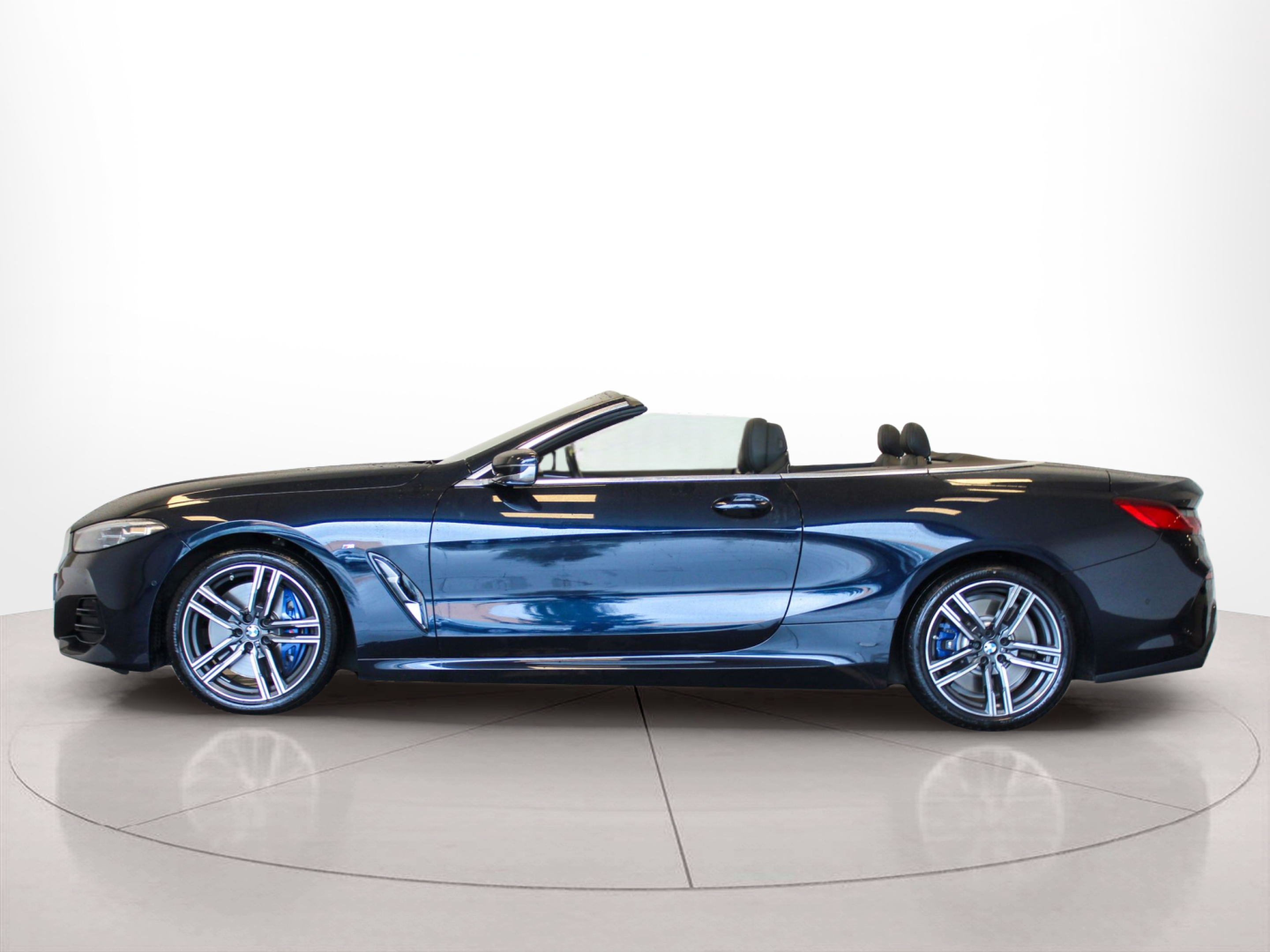 Fotos de BMW Série 8 840d Cabrio color Negro. Año 2022. 250KW(340CV). Diesel. En concesionario BMcar Famalicão de Abrantes