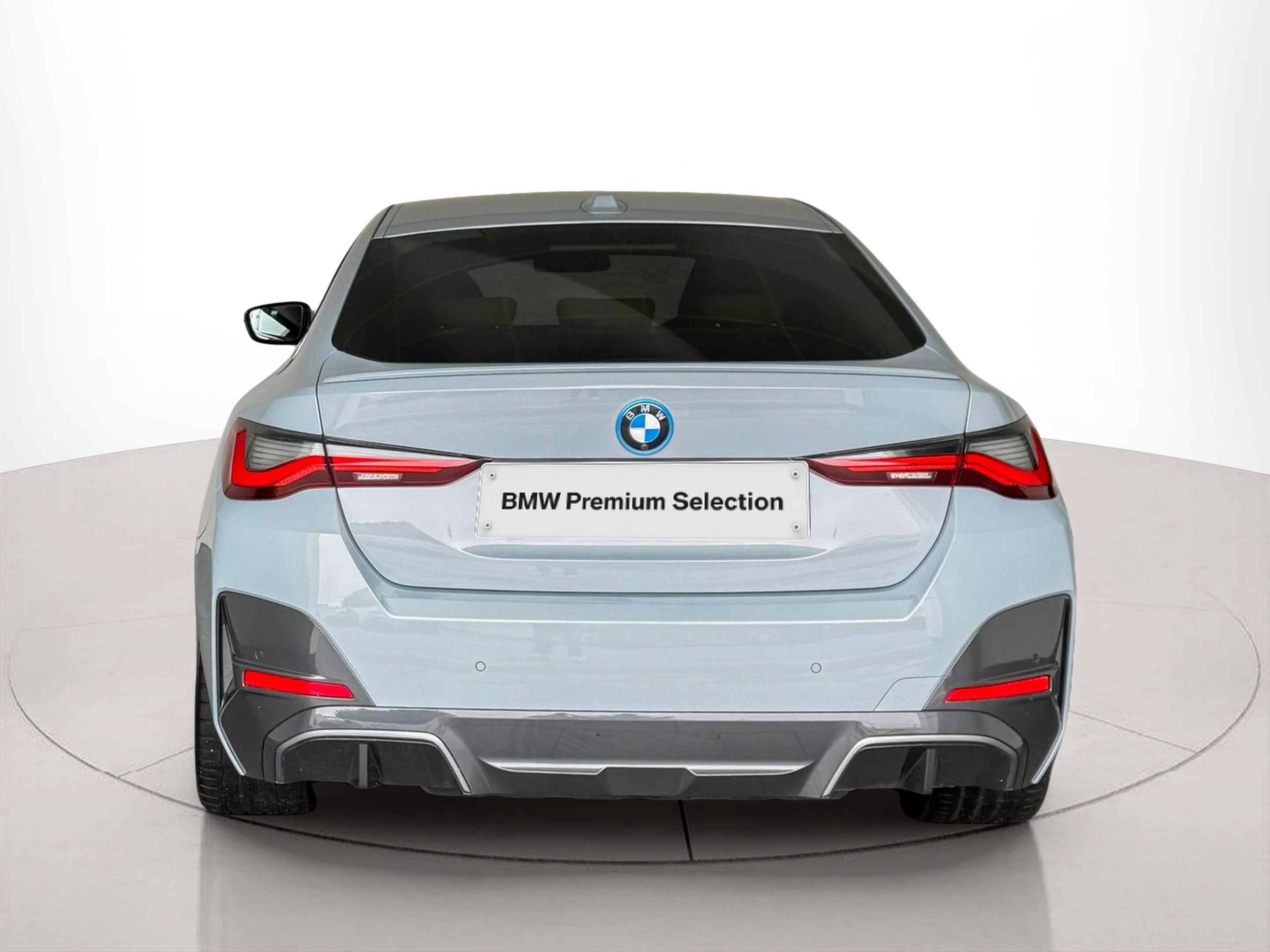 BMW i4 i4 eDrive40 color Gris. Año 2022. 250KW(340CV). Elétrico. En concesionario BMcar Barcelos de Barcelos