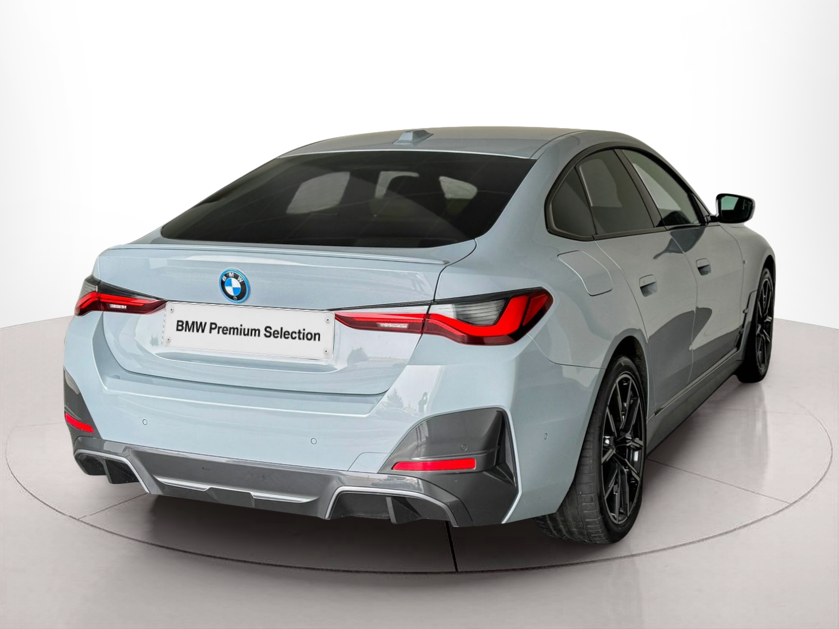 BMW i4 i4 eDrive40 color Gris. Año 2022. 250KW(340CV). Elétrico. En concesionario BMcar Barcelos de Barcelos
