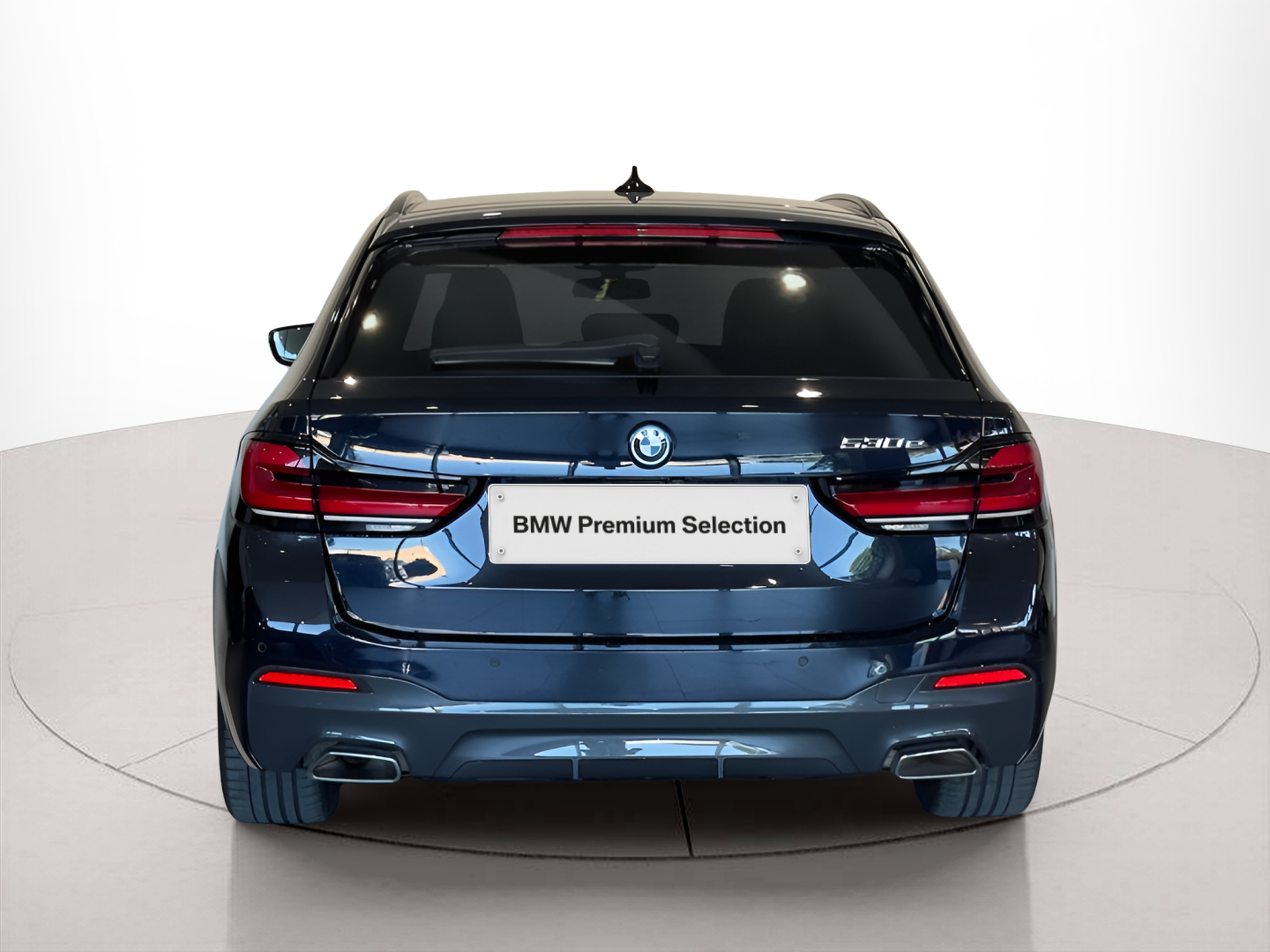 BMW Série 5 530e Touring color Negro. Año 2022. 215KW(292CV). Elétrico / Gasolina Híbrido. En concesionario BMcar Porto de Porto