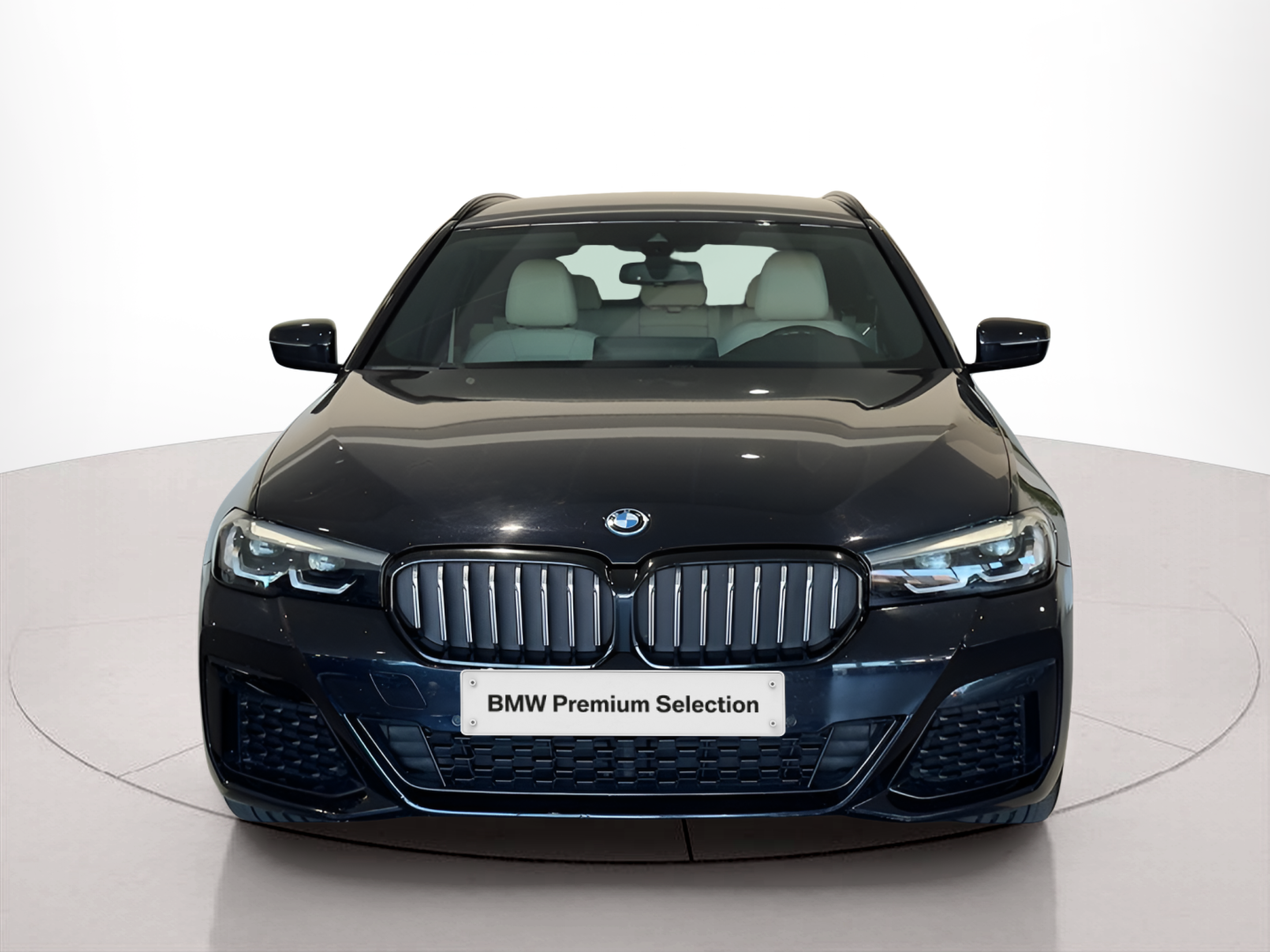 Fotos de BMW Série 5 530e Touring color Negro. Año 2022. 215KW(292CV). Elétrico / Gasolina Híbrido. En concesionario BMcar Porto de Porto