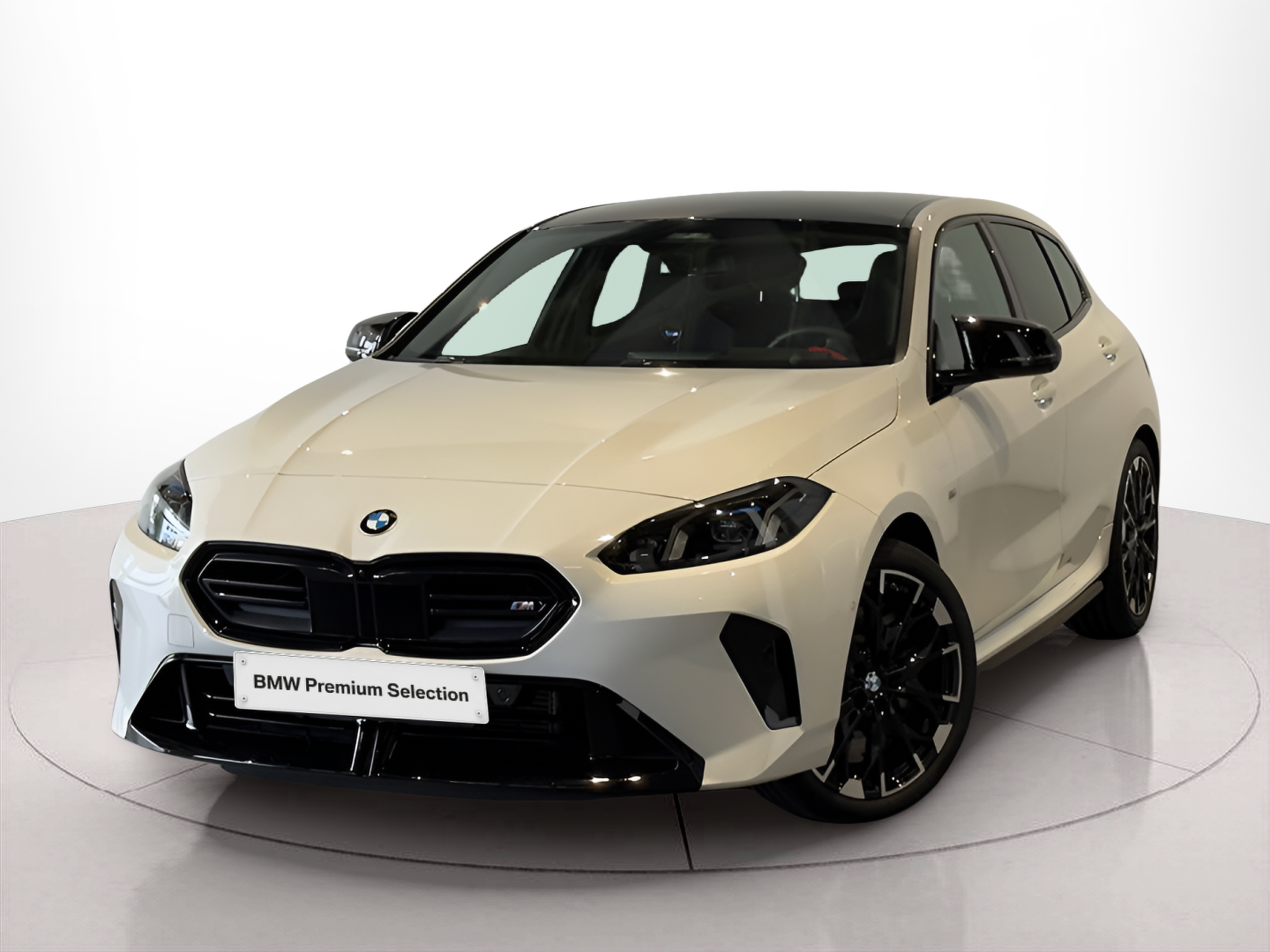 Fotos de BMW Série 1 M135i xDrive color Blanco. Año 2024. 221KW(300CV). Gasolina. En concesionario BMcar Braga de Braga