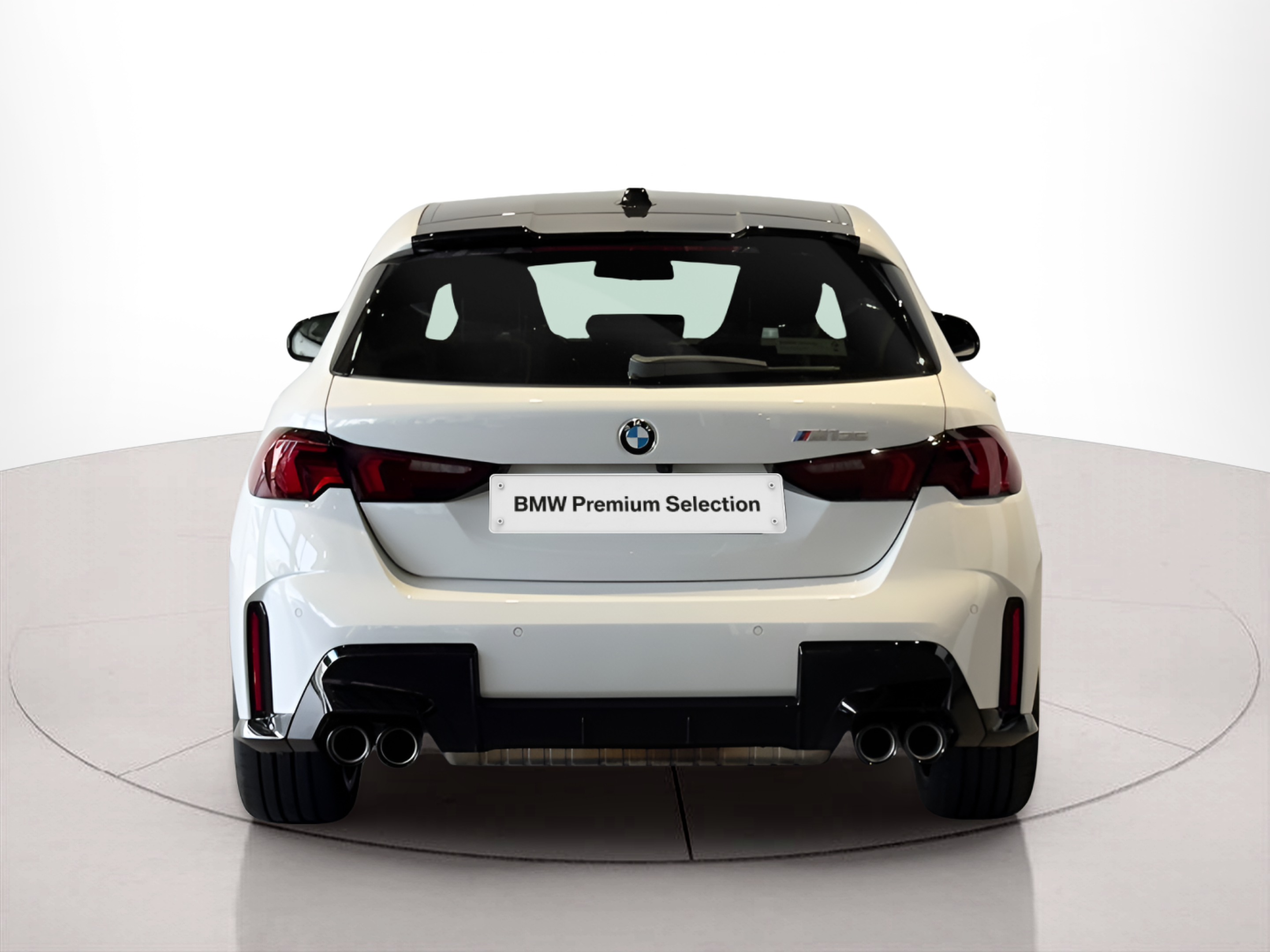 BMW Série 1 M135i xDrive color Blanco. Año 2024. 221KW(300CV). Gasolina. En concesionario BMcar Braga de Braga