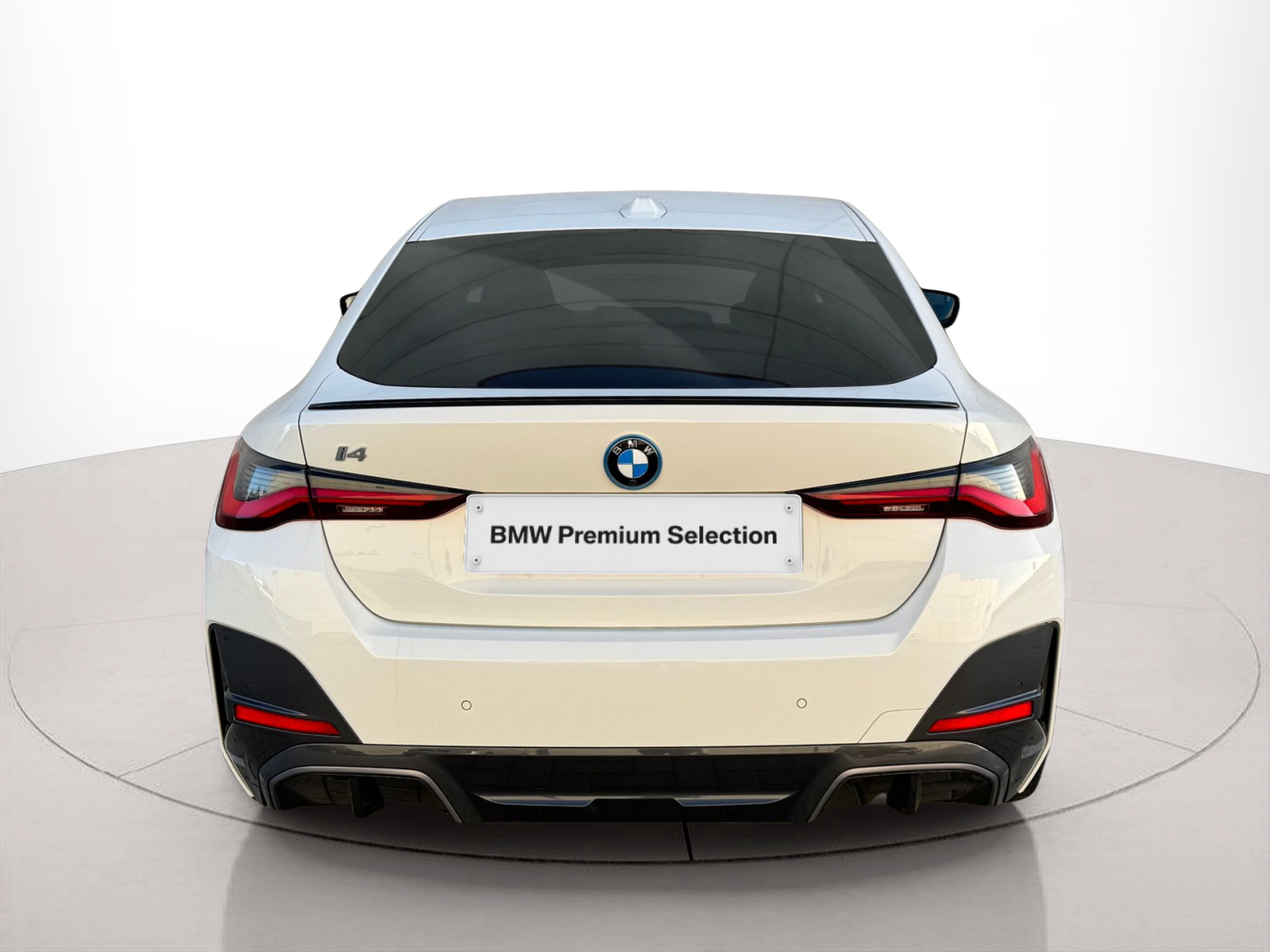 BMW i4 i4 eDrive40 color Blanco. Año 2023. 250KW(340CV). Elétrico. En concesionario BMcar Famalicão de Abrantes