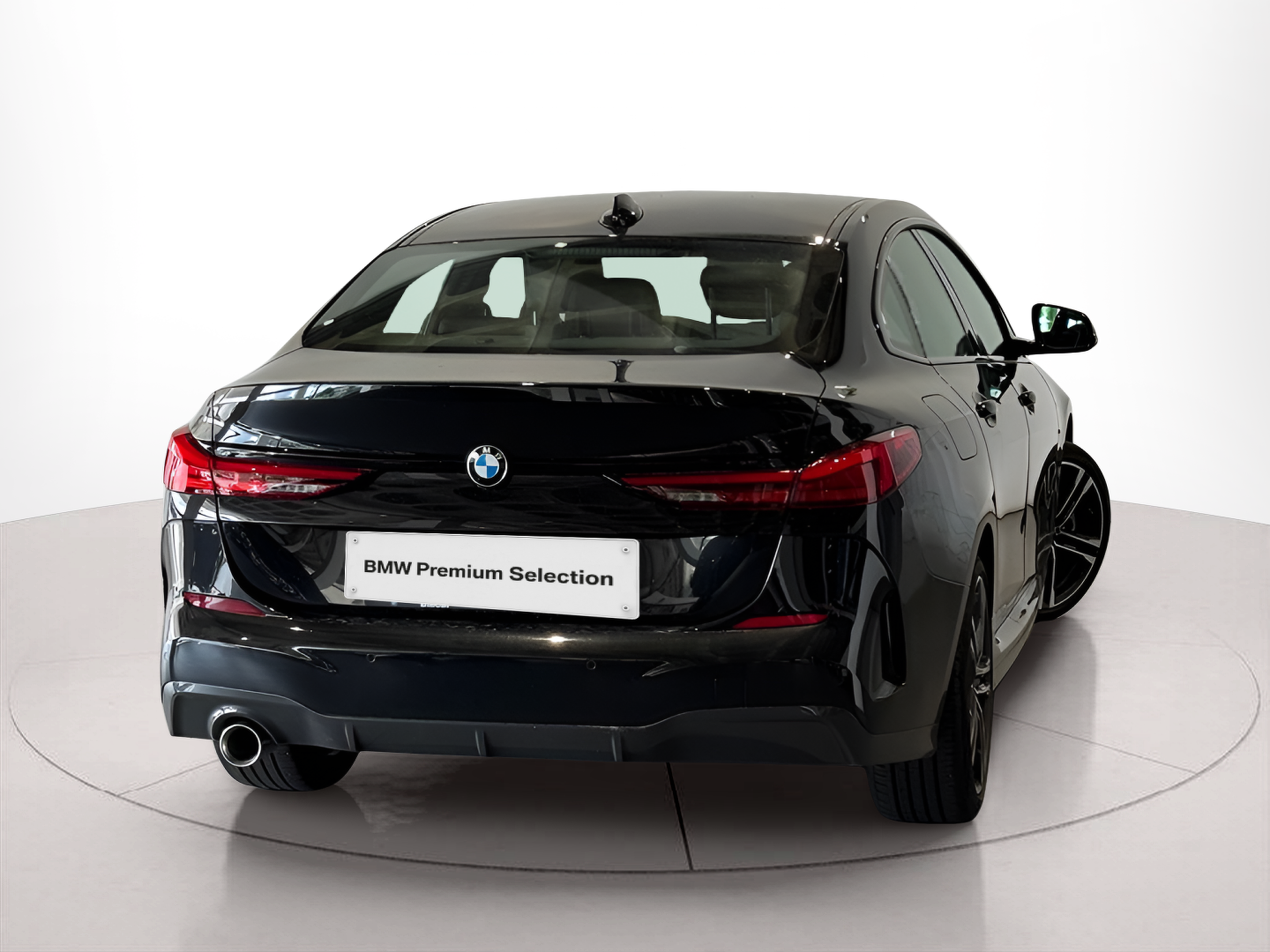 BMW Série 2 216d Gran Coupe color Negro. Año 2024. 85KW(116CV). Diesel. En concesionario BMcar Braga de Braga
