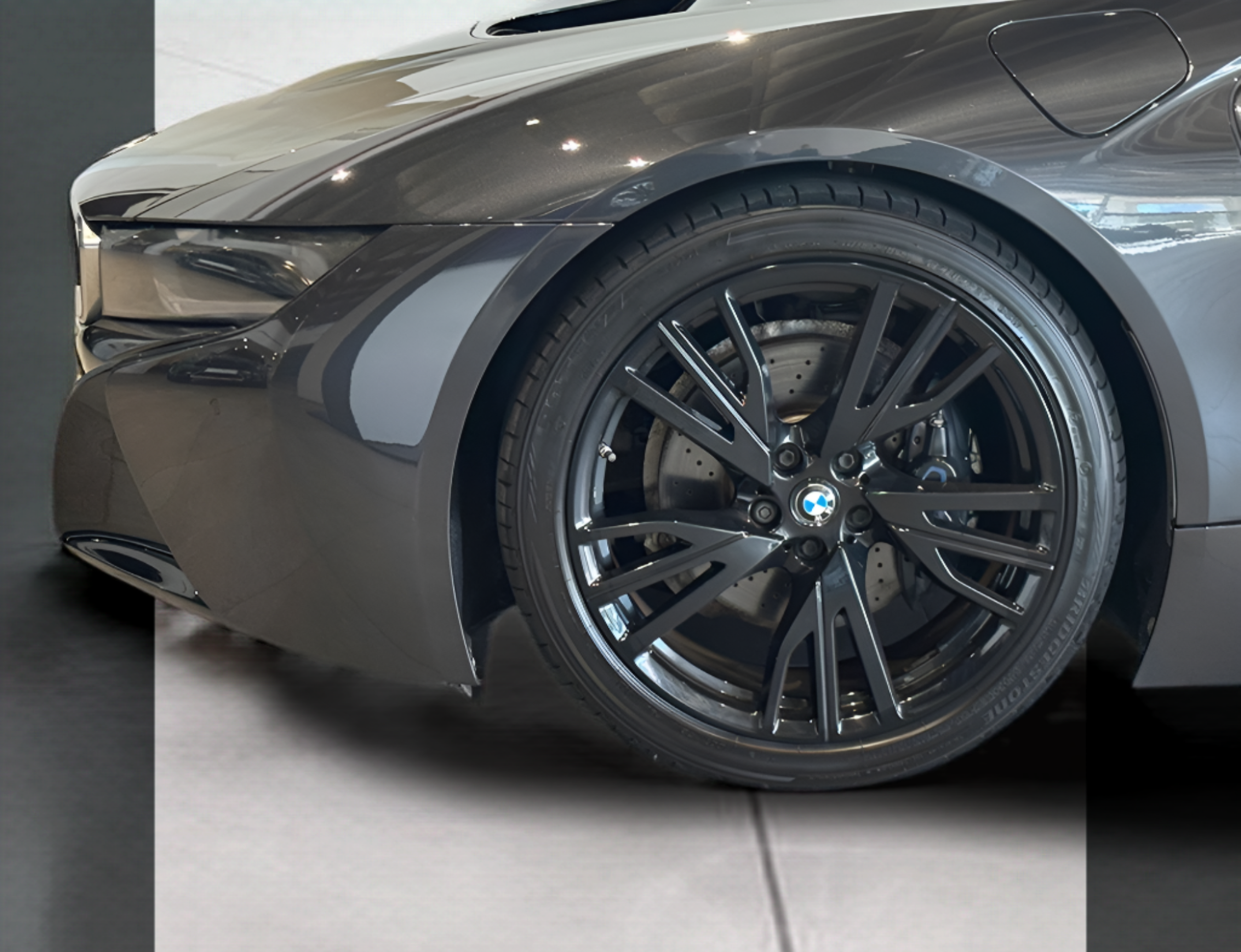 BMW i8 i8 Coupe color Gris. Año 2015. 266KW(362CV). Elétrico / Gasolina Híbrido. En concesionario BMcar Braga de Braga