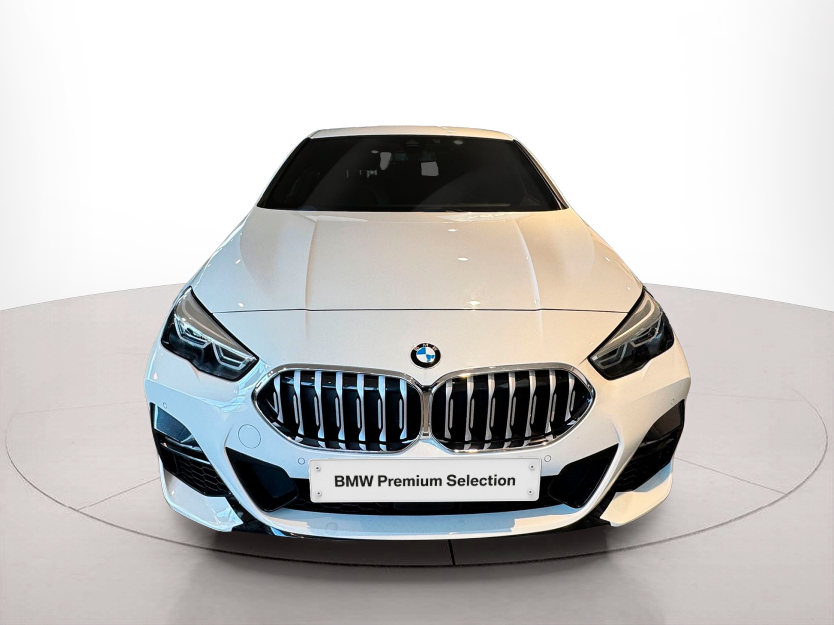 Fotos de BMW Série 2 216d Gran Coupe color Blanco. Año 2021. 85KW(116CV). Diesel. En concesionario BMcar Porto de Porto