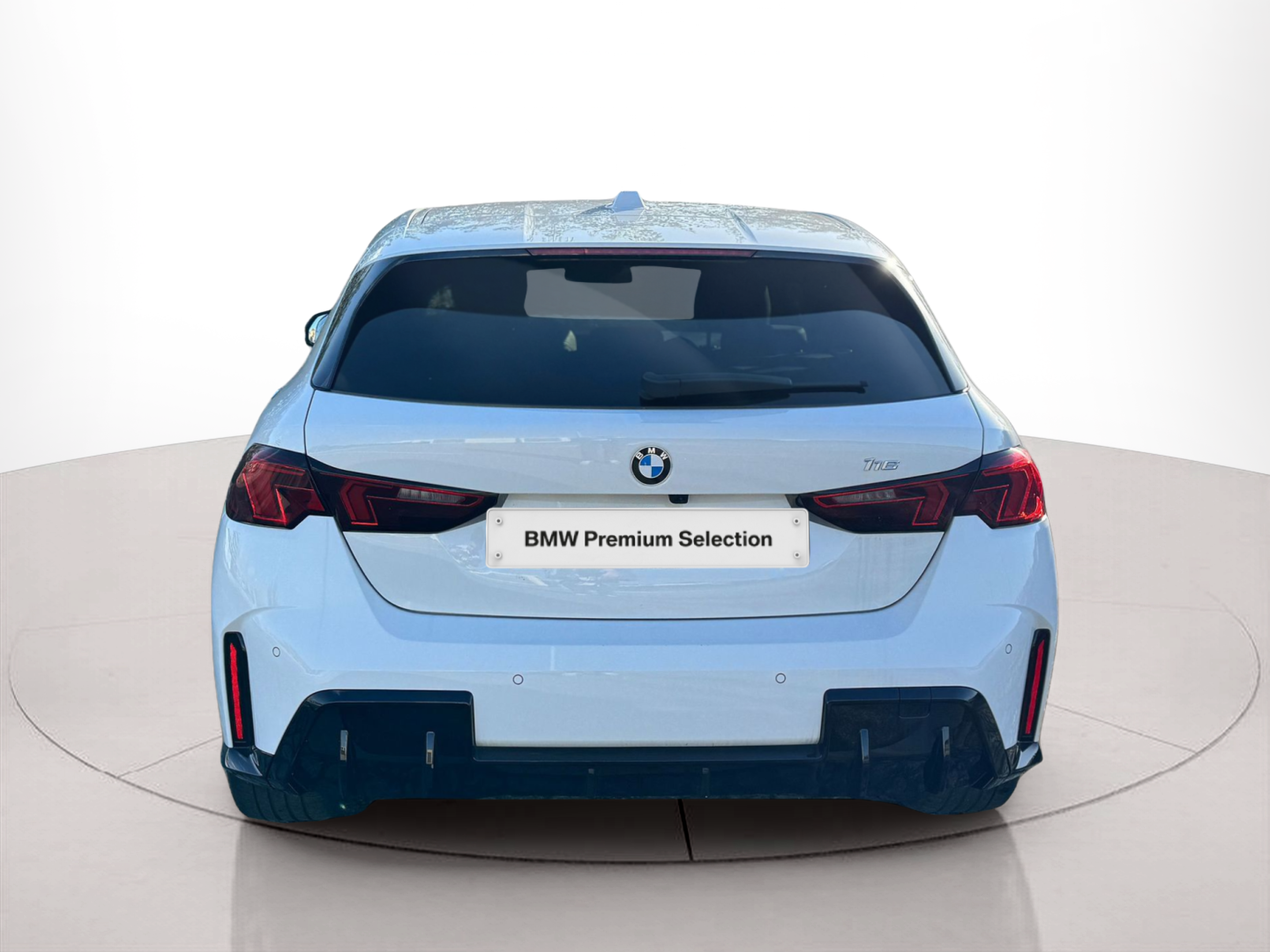 BMW Série 1 116i color Blanco. Año 2025. 90KW(122CV). Gasolina. En concesionario BMcar Braga de Braga