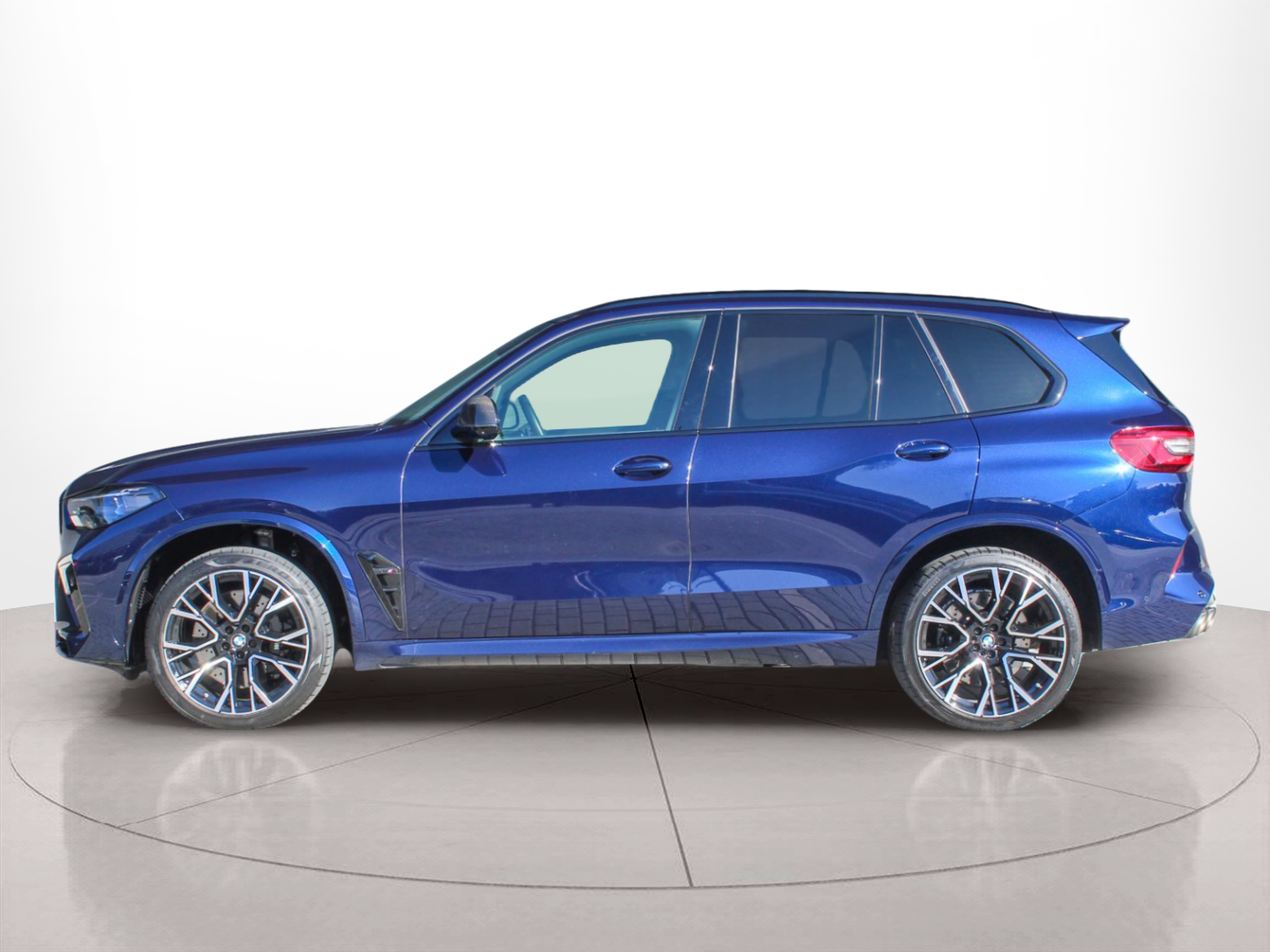 Fotos de BMW M X5 M color Azul. Año 2022. 441KW(600CV). Gasolina. En concesionario BMcar Porto de Porto