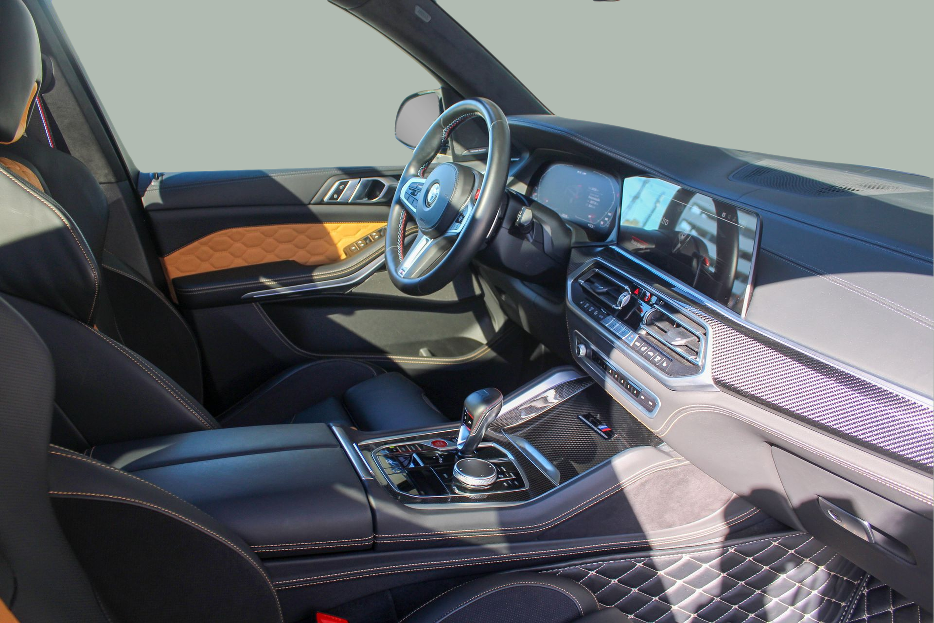BMW M X5 M color Azul. Año 2022. 441KW(600CV). Gasolina. En concesionario BMcar Porto de Porto