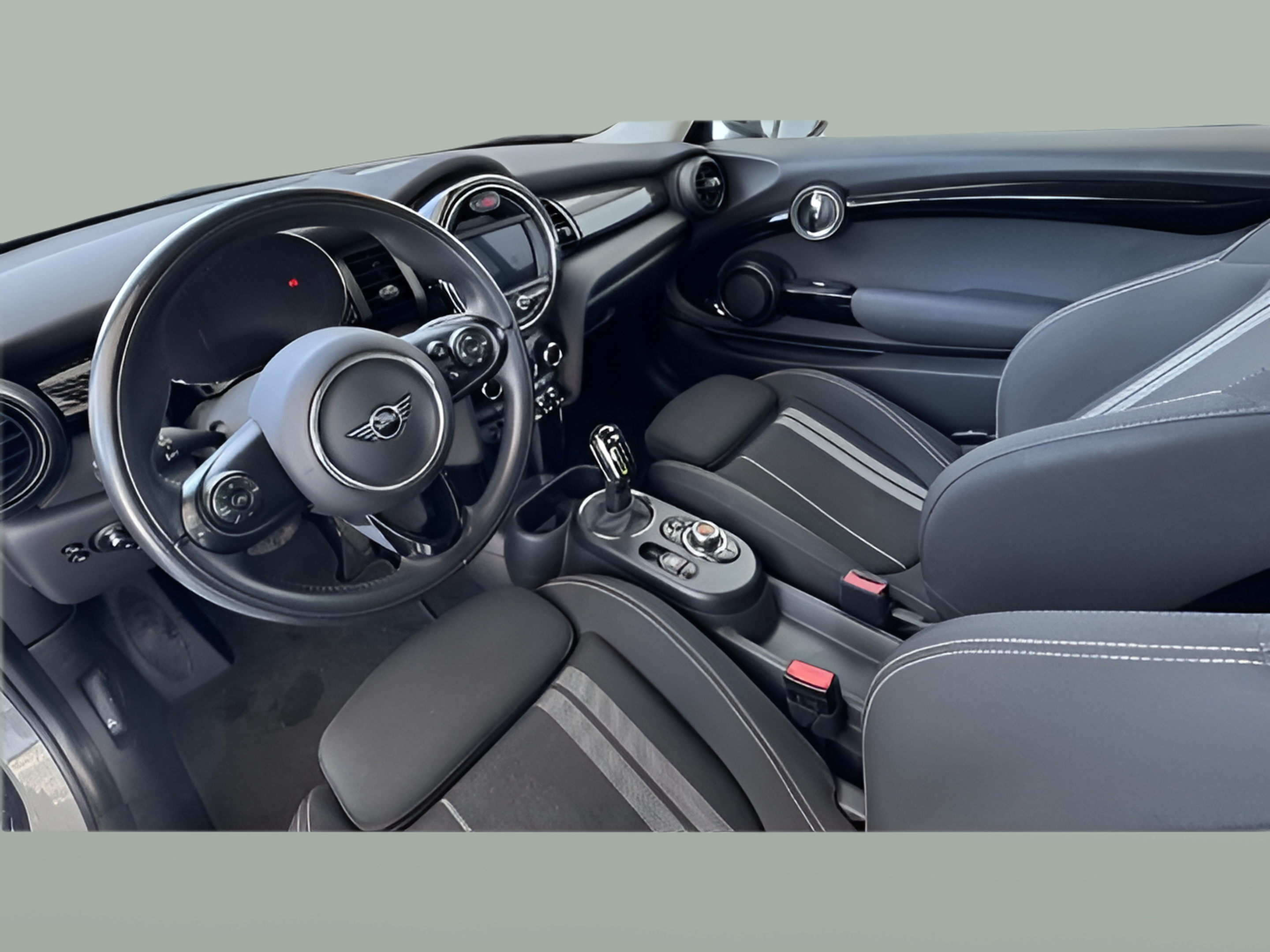 fotoG 15 del MINI MINI 3 Portas Cooper S E 135 kW (184 CV) 184cv Elétrico de 2021 em Braga