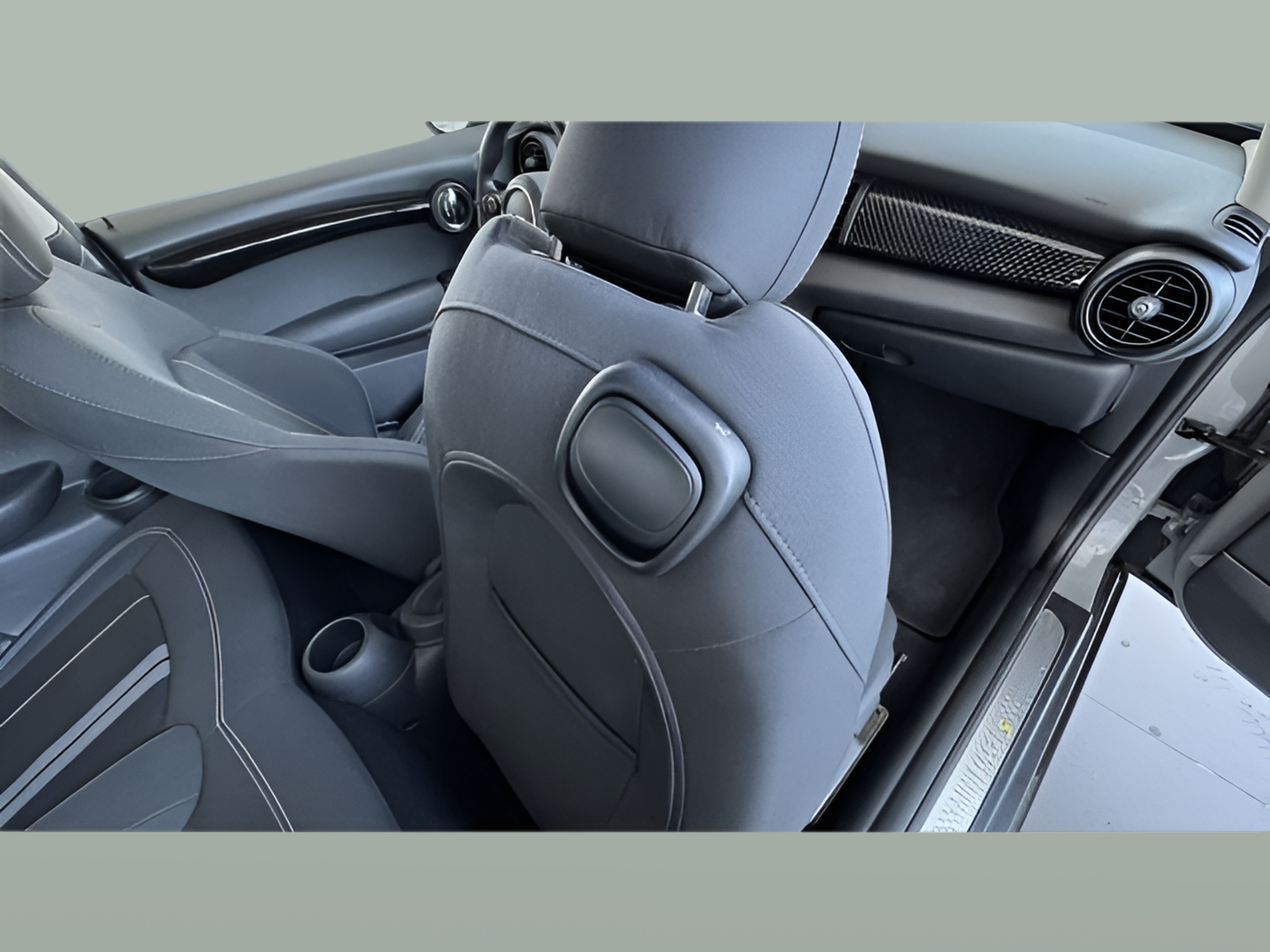 fotoG 24 del MINI MINI 3 Portas Cooper S E 135 kW (184 CV) 184cv Elétrico de 2021 em Braga