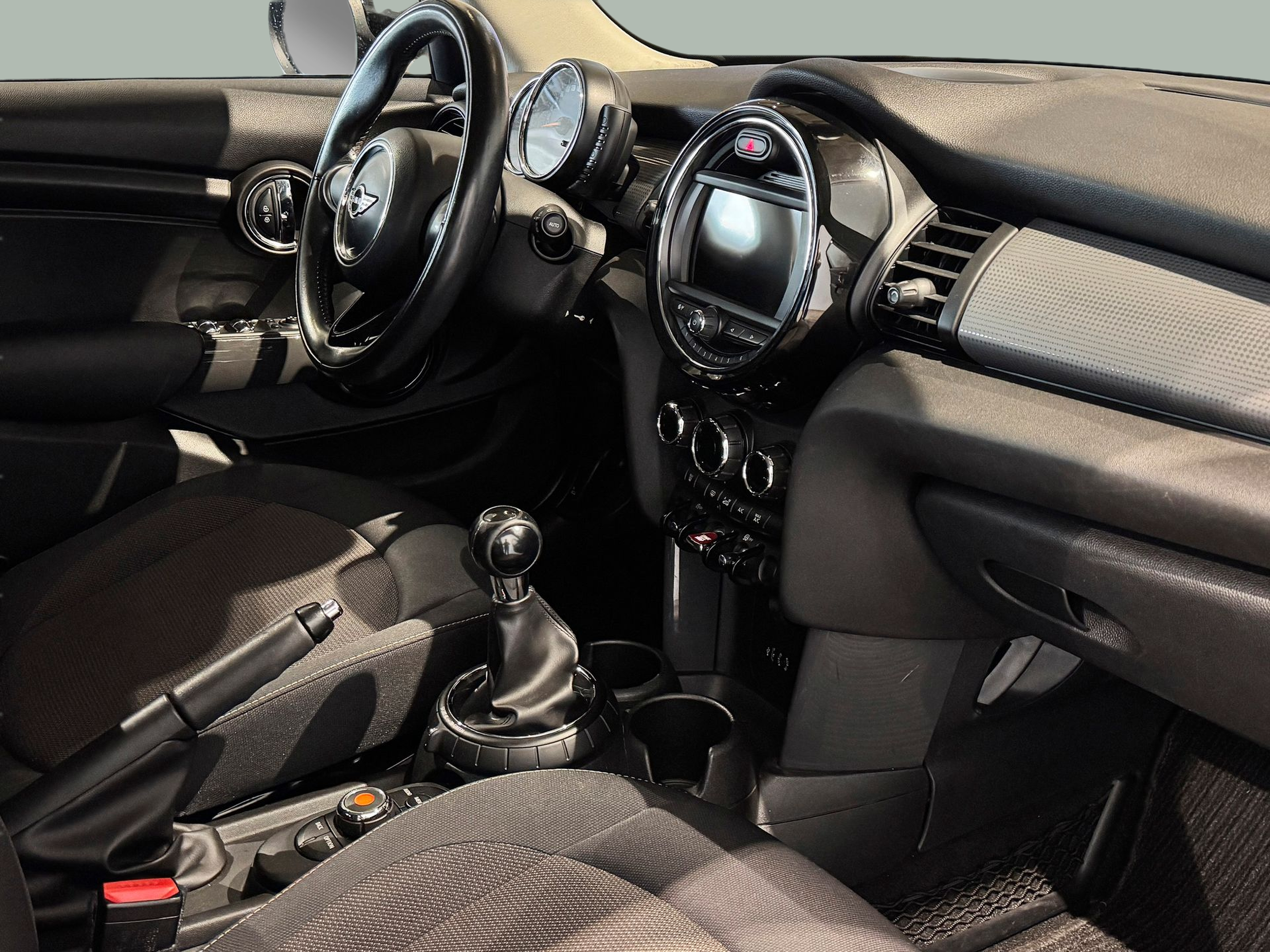 fotoG 7 del MINI MINI 5 Portas One D 70 kW (95 CV) 95cv Diesel de 2015 em Braga