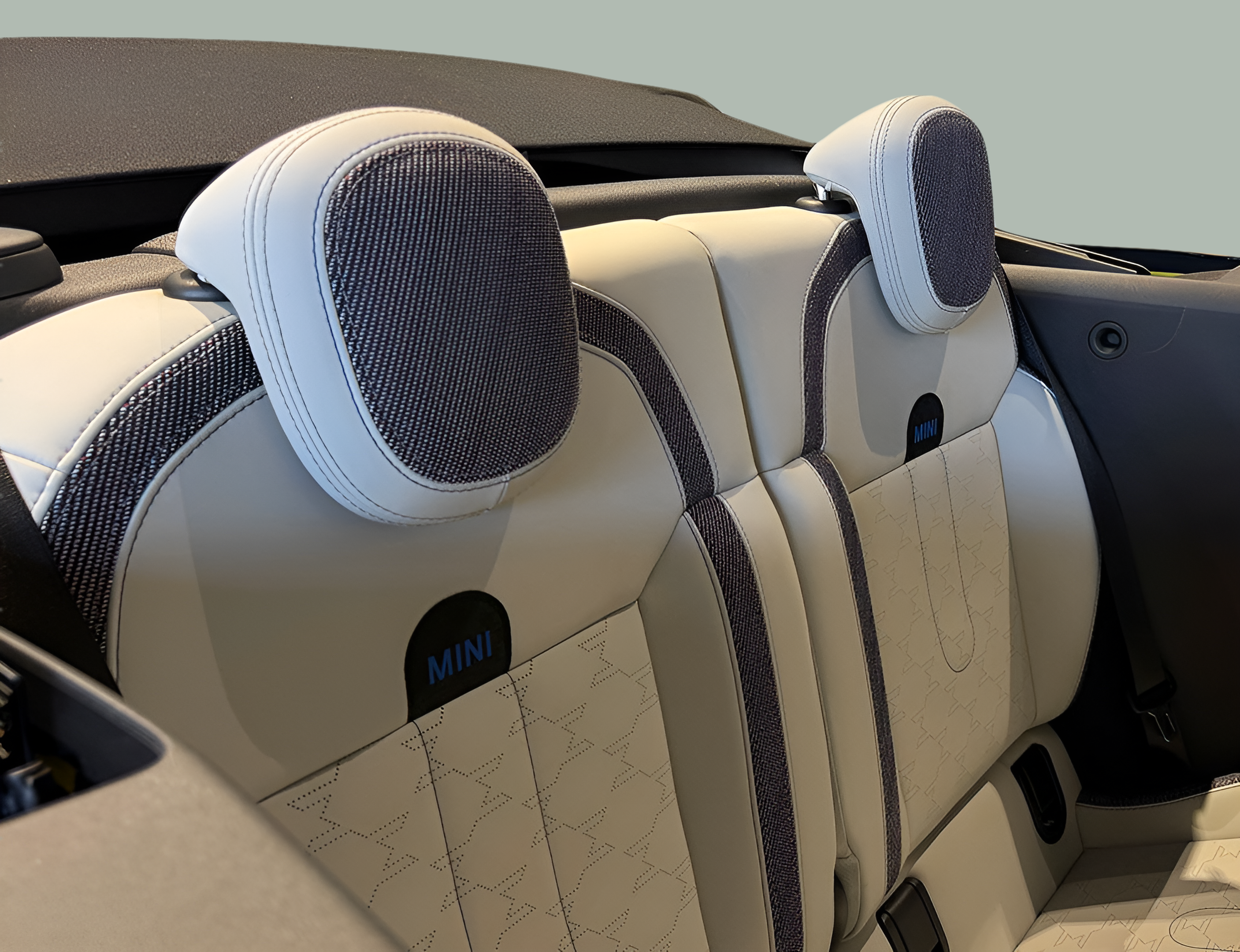 fotoG 8 del MINI MINI Cabrio Cooper S 150 kW (204 CV) 204cv Gasolina de 2025 em Braga