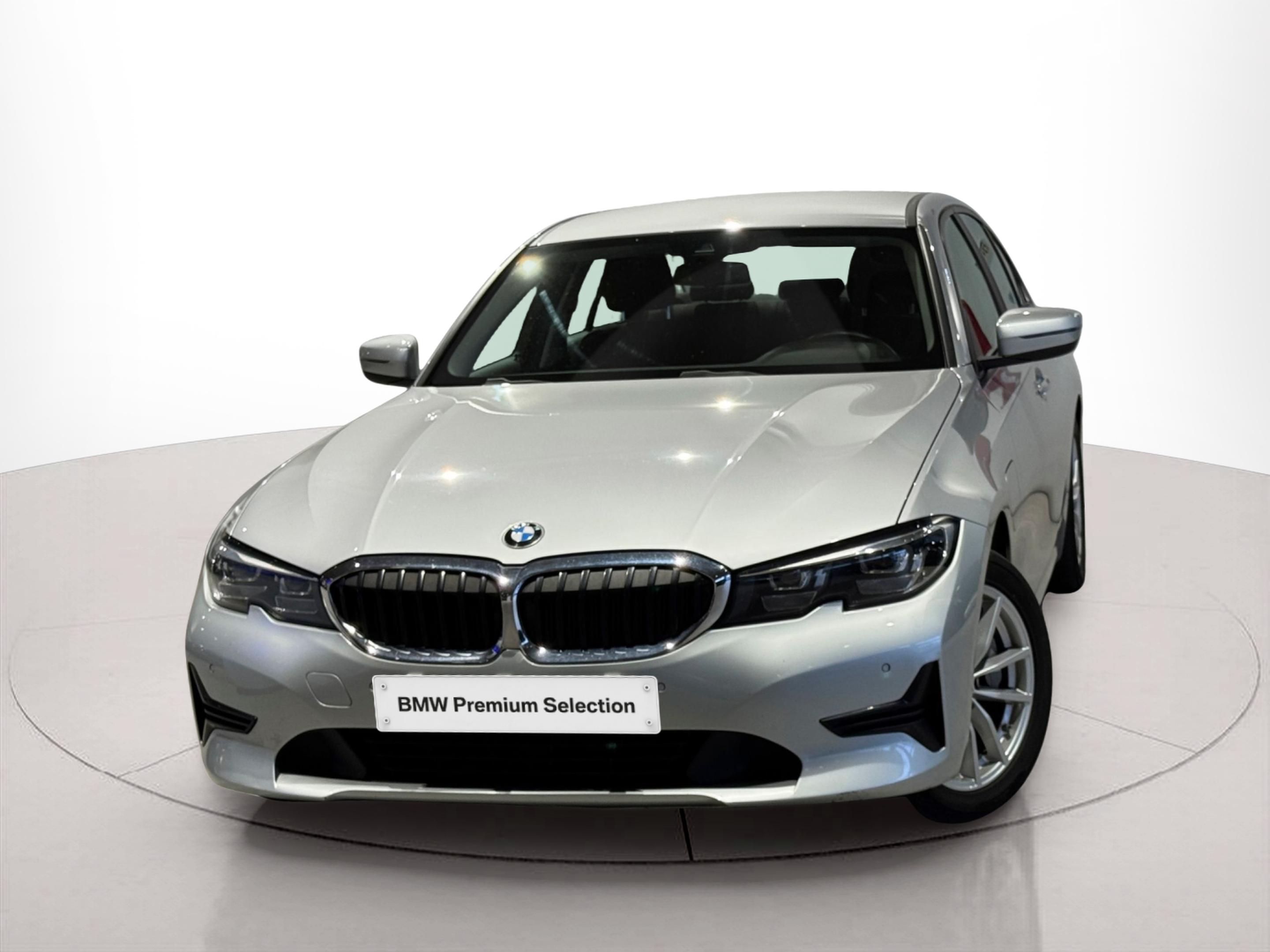 Fotos de BMW Série 3 330e Berlina color Gris Plata. Año 2019. 215KW(292CV). Elétrico / Gasolina Híbrido. En concesionario BMcar Braga de Braga