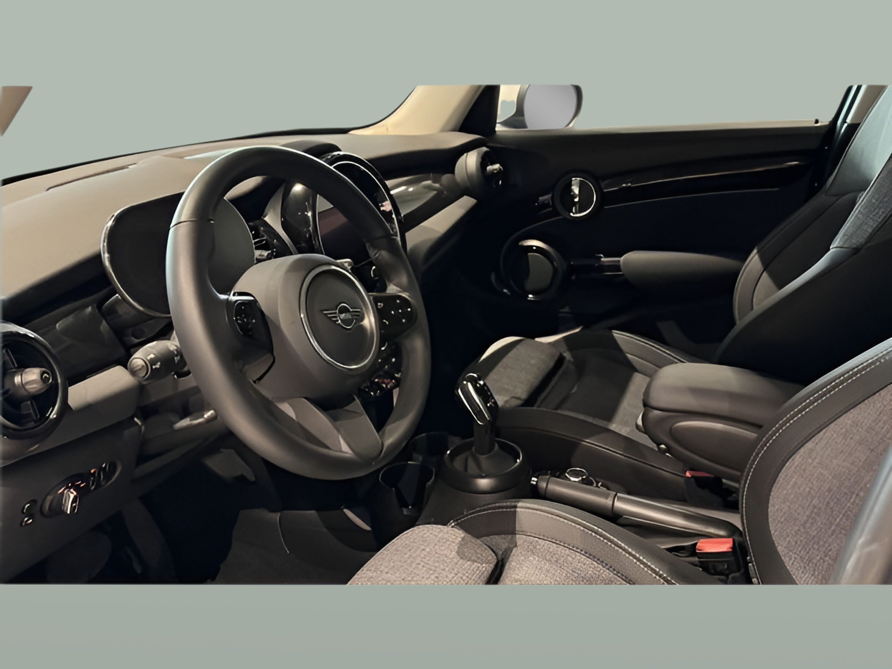 fotoG 6 del MINI MINI 5 Portas Cooper 100 kW (136 CV) 136cv Gasolina de 2023 em Braga