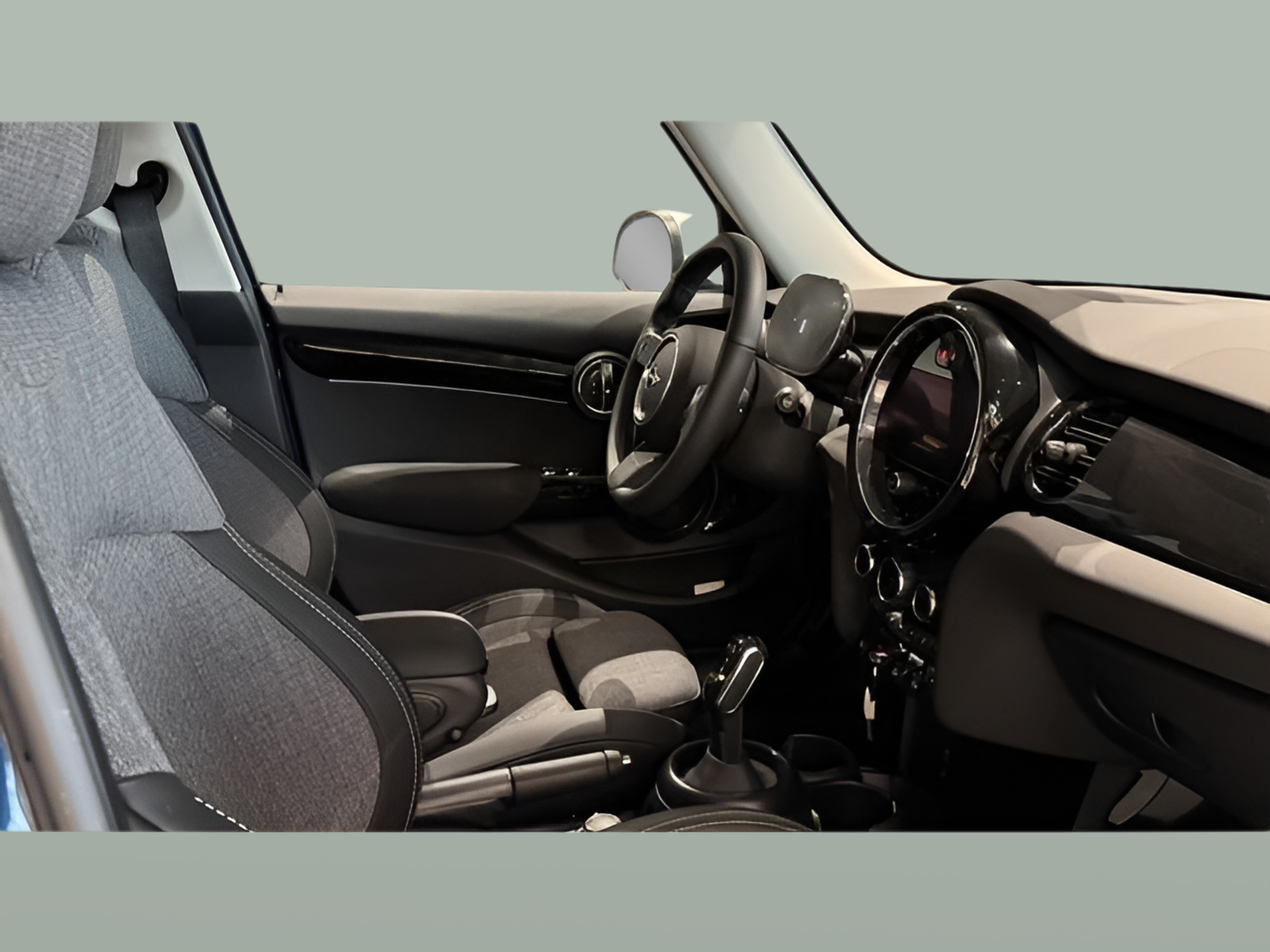 fotoG 7 del MINI MINI 5 Portas Cooper 100 kW (136 CV) 136cv Gasolina de 2023 em Braga